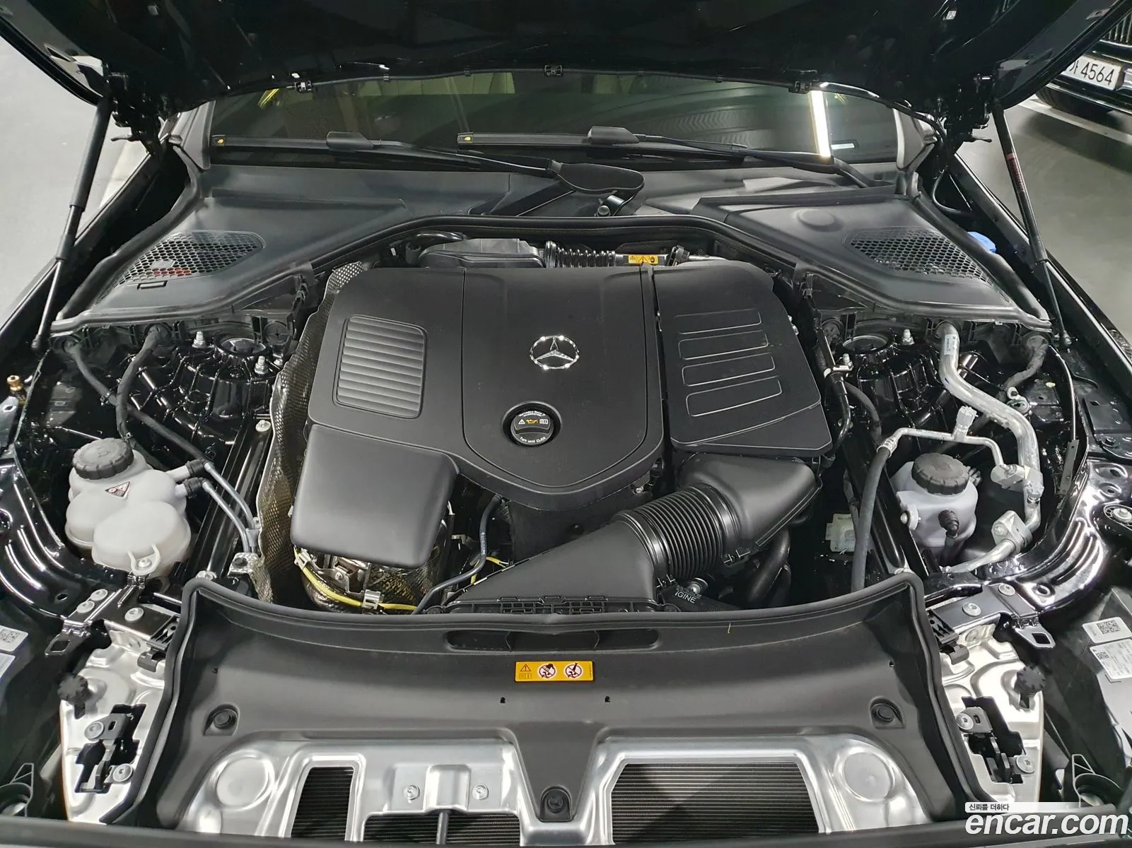 Mercedes-Benz E-Class W214 2025 — 18