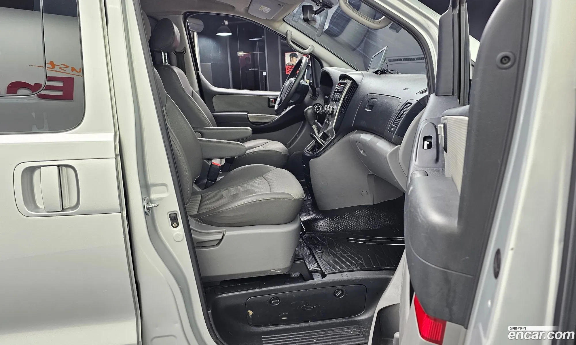 Hyundai Grand Starex 2010 — 15