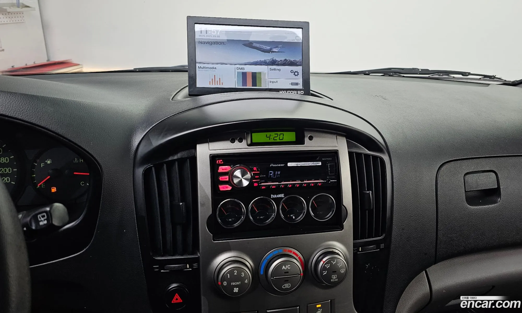 Hyundai Grand Starex 2010 — 16