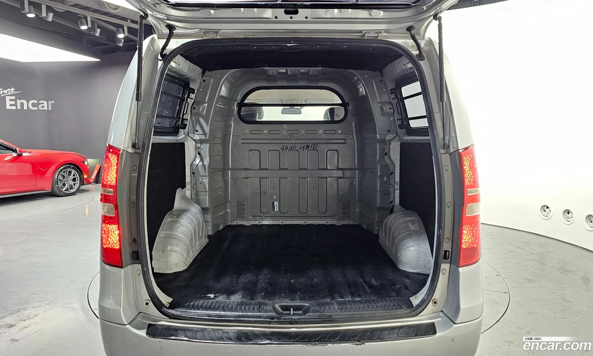 Hyundai Grand Starex 2010 — 4