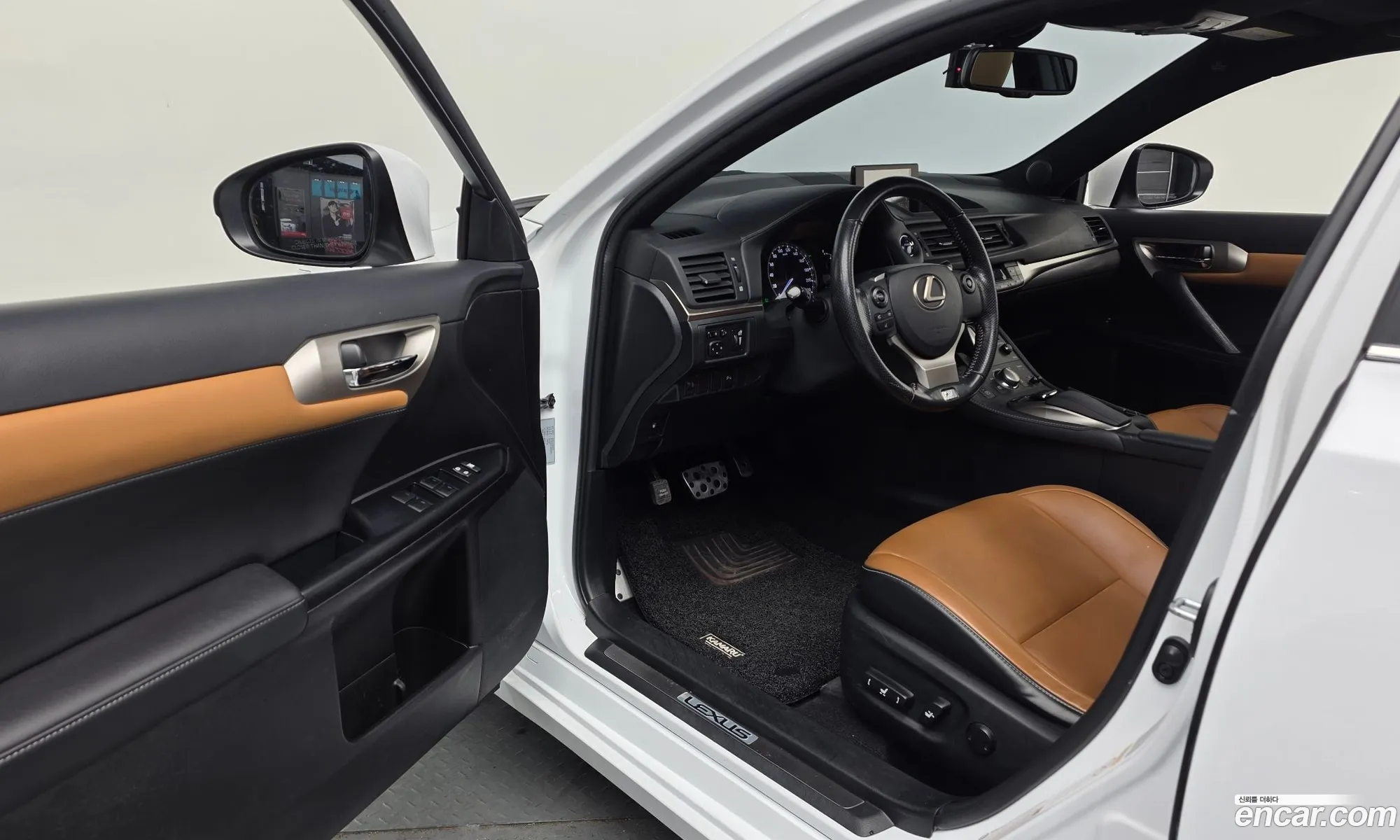 Lexus CT200h 2015 JTHKD5BH2G2264122 — 9