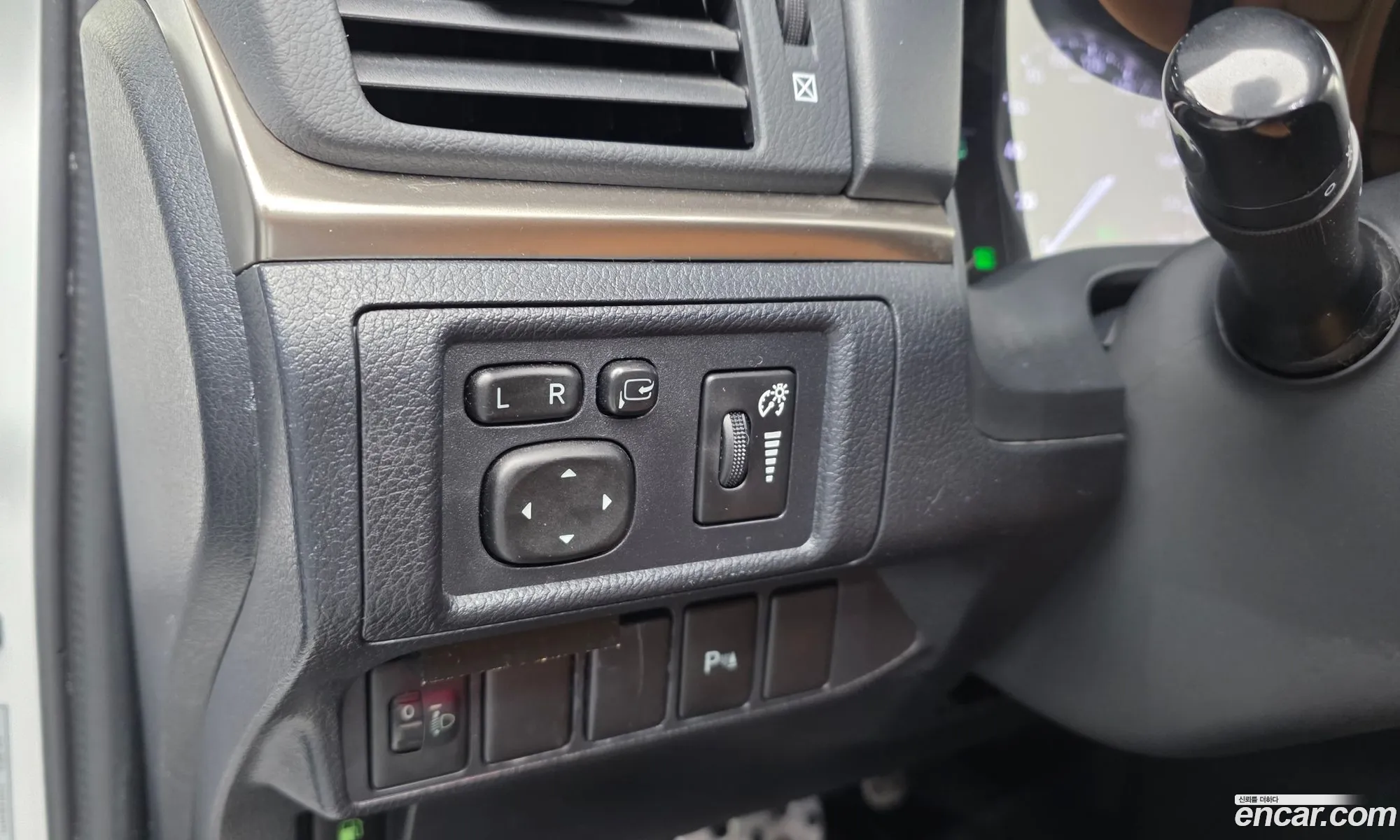 Lexus CT200h 2015 JTHKD5BH2G2264122 — 4