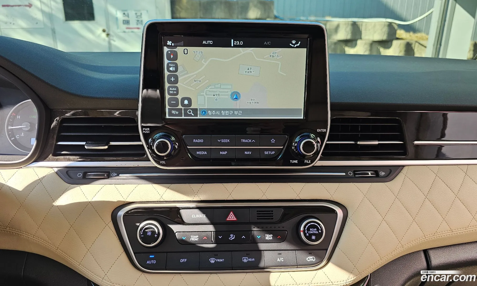 Hyundai Grand Starex 2019 — 18