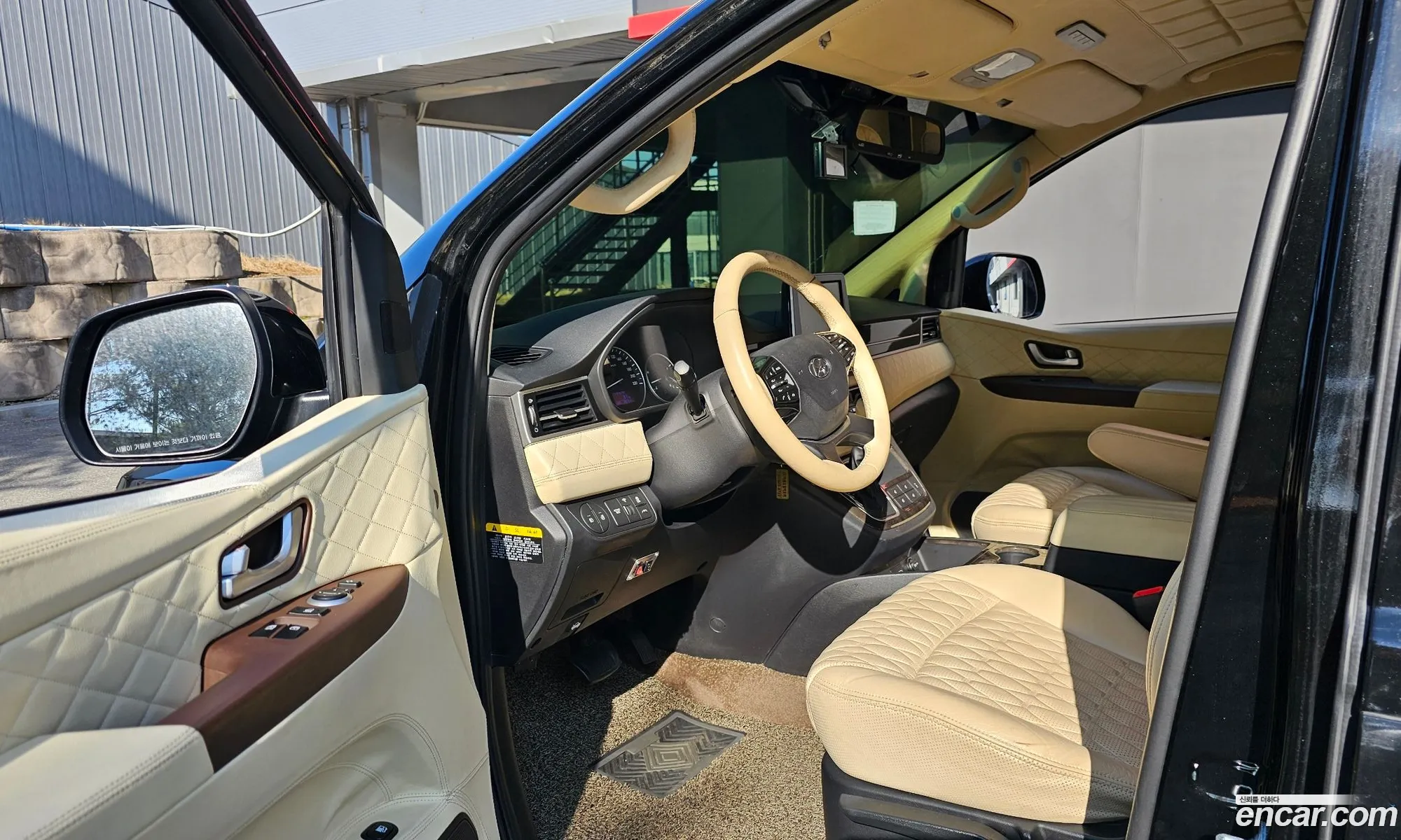 Hyundai Grand Starex 2019 — 17