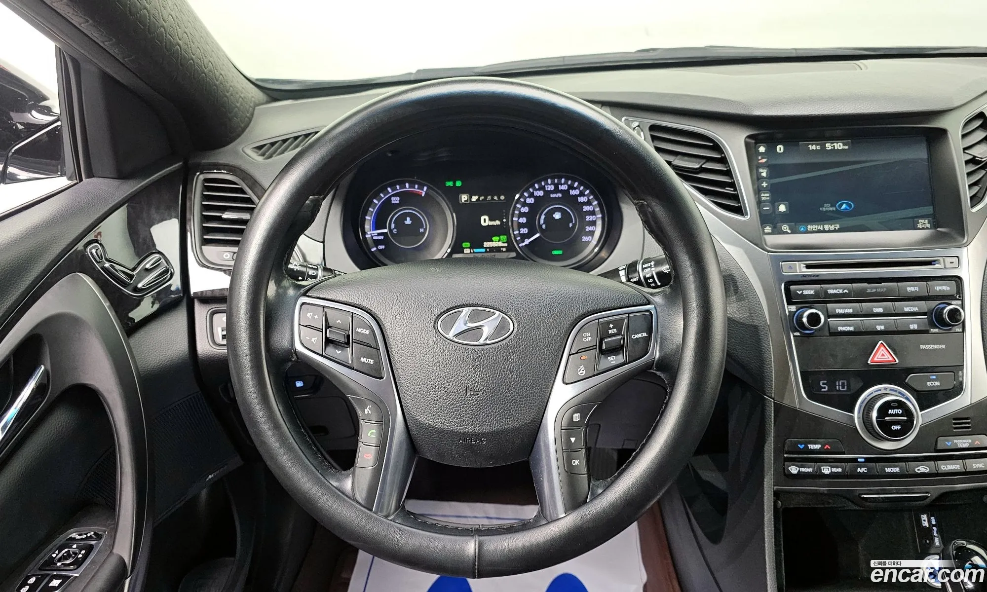 Hyundai Grandeur HG Hybrid 2015 — 10