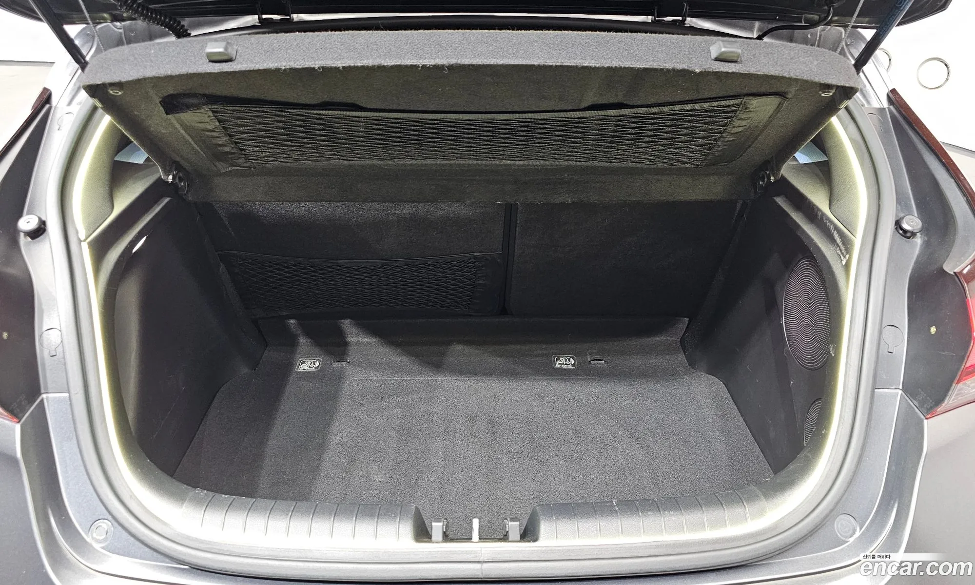 Hyundai Veloster 2018 — 16