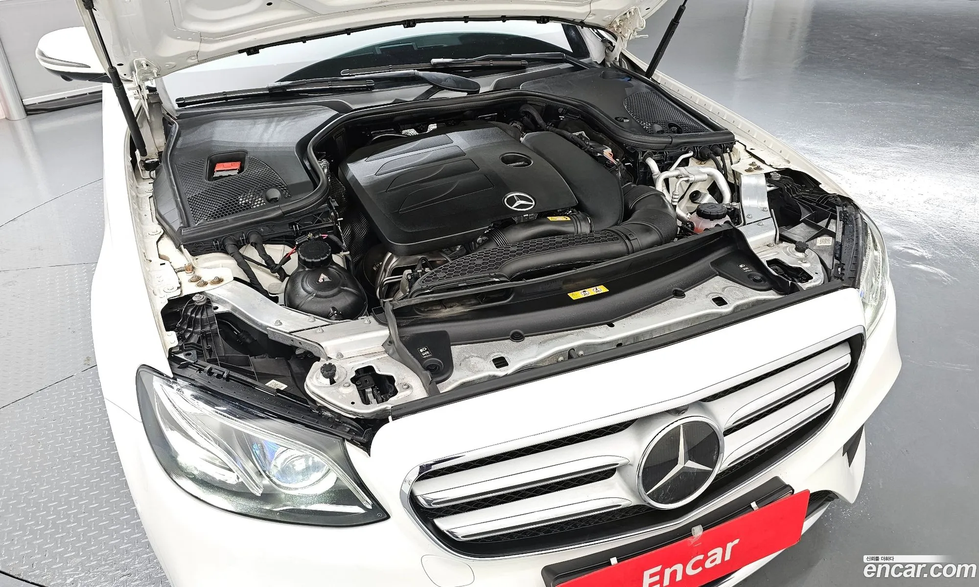 Mercedes-Benz E-Class W213 2019 WDDZF8GB2KA571312 — 18