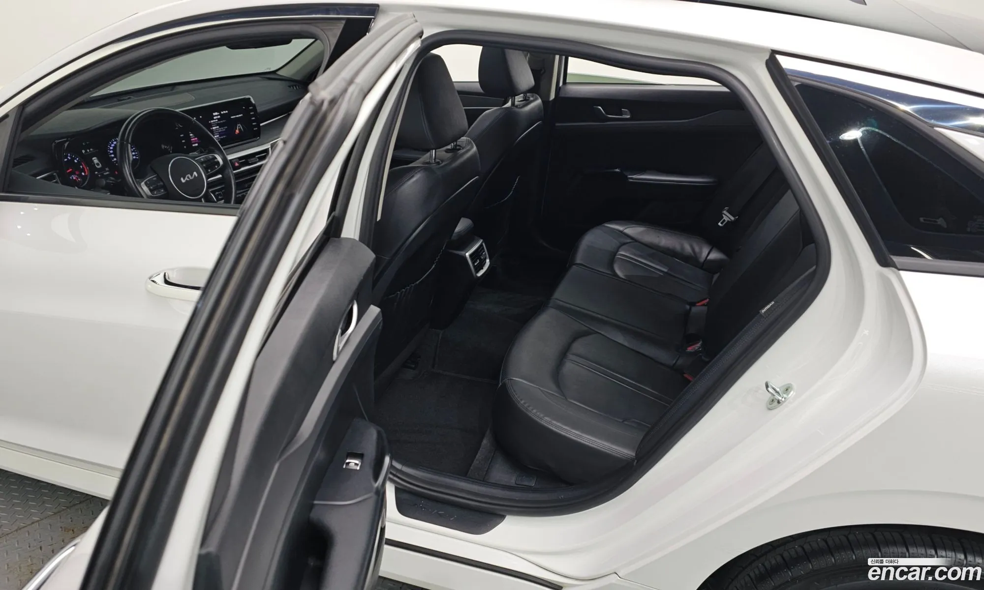 Kia K5 2022 — 4