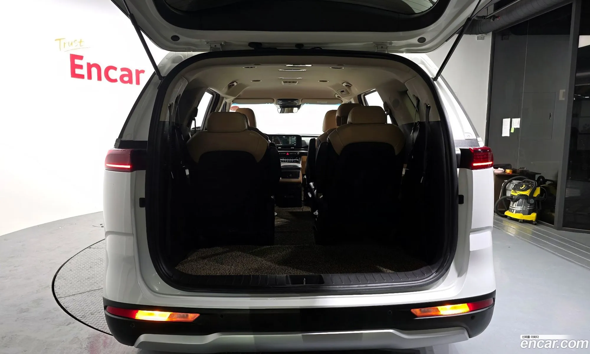 Kia Carnival 2021 — 6