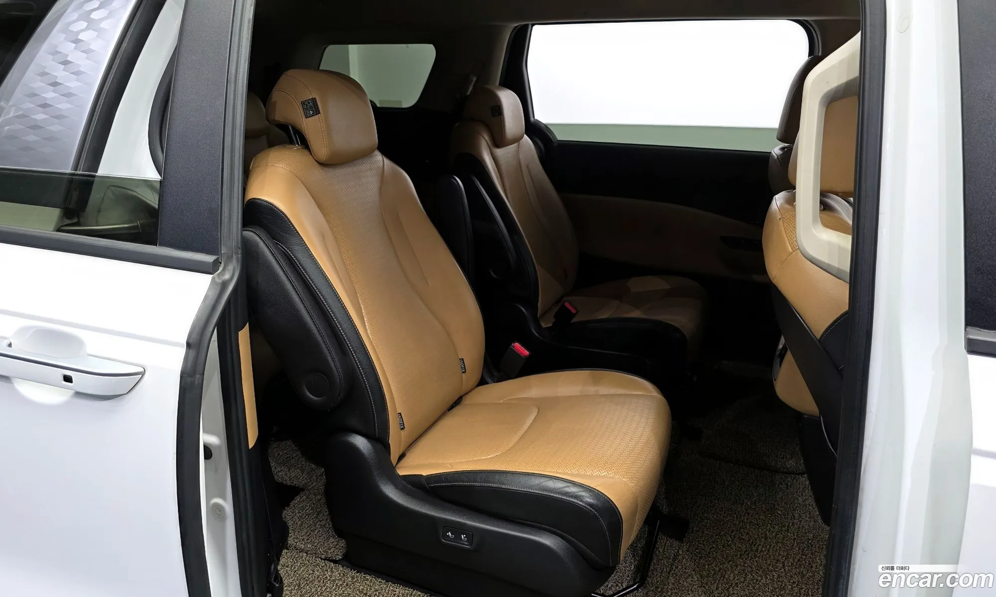 Kia Carnival 2021 — 18