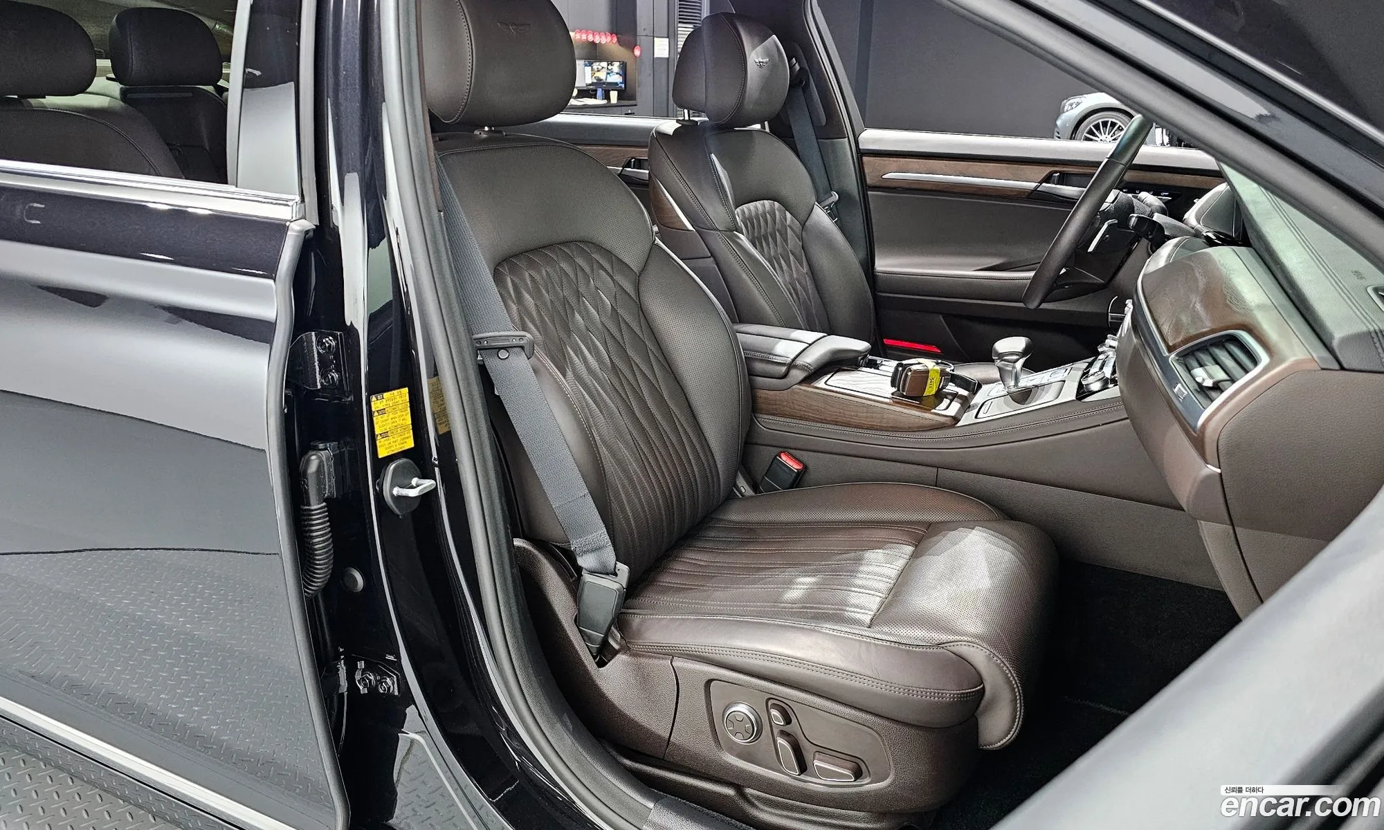 Genesis G90 2020 — 17