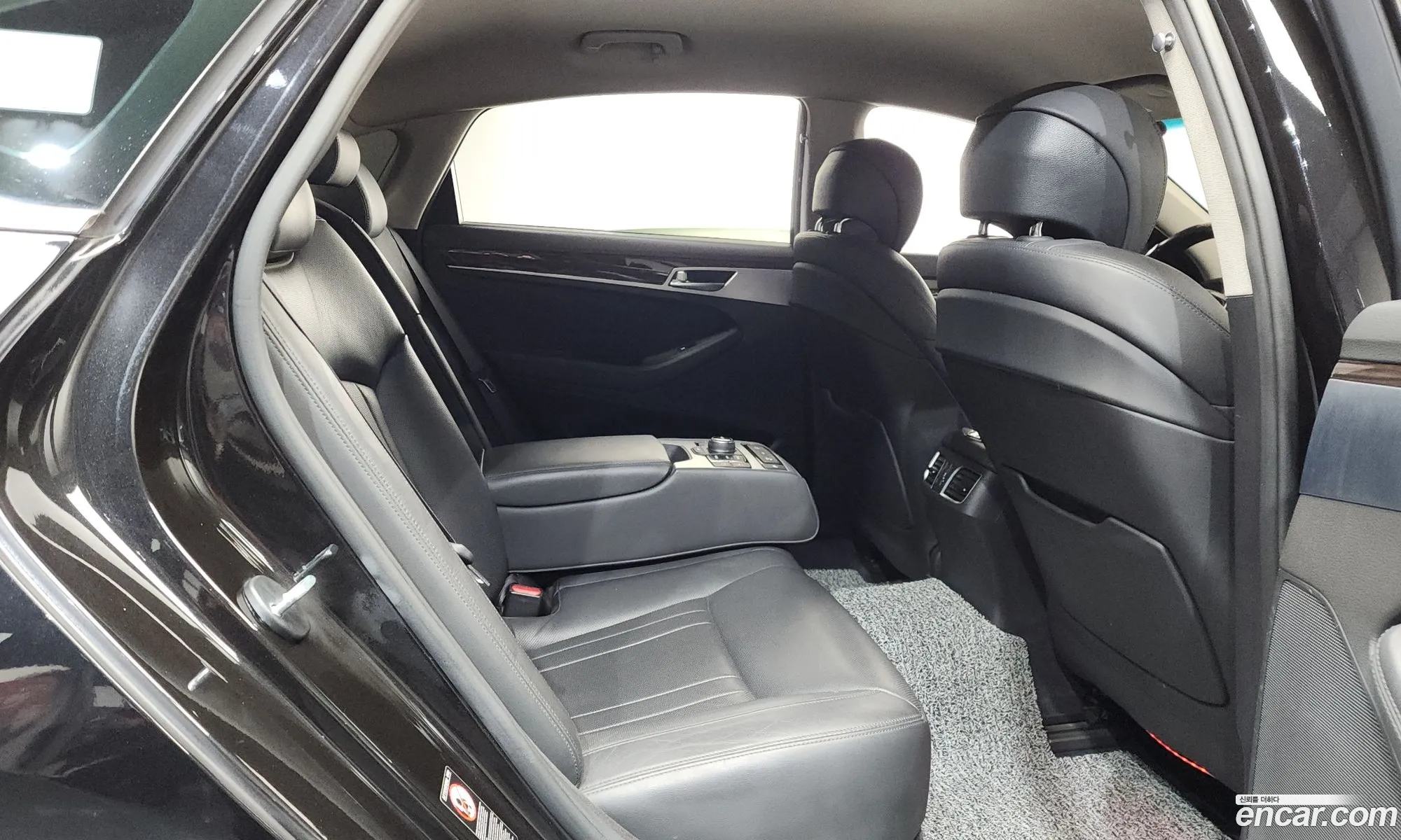 Genesis G80 2017 — 12