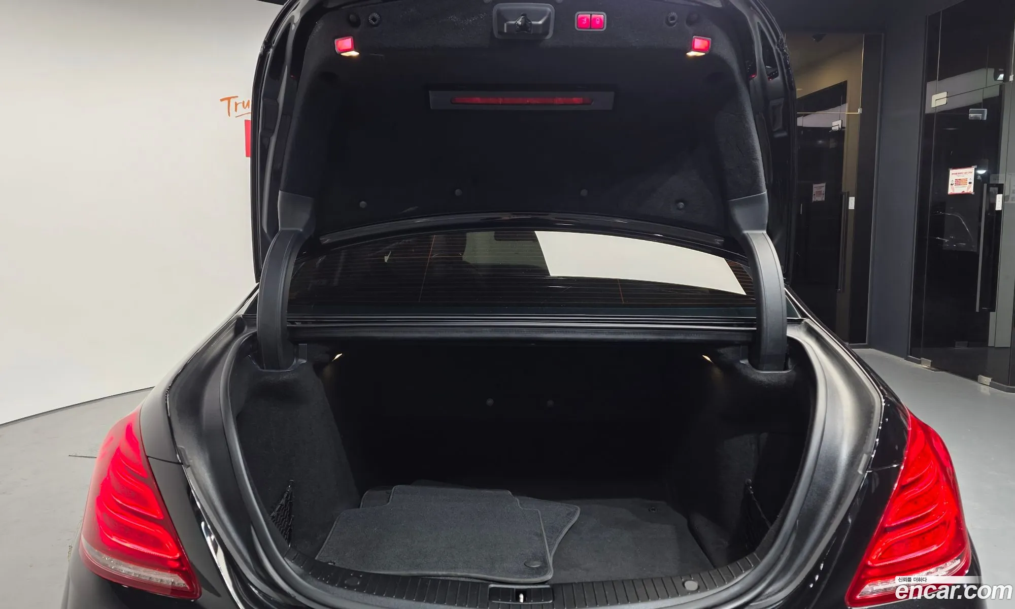 Mercedes-Benz S-Class W222 2015 WDDUG3DB2FA172162 — 3