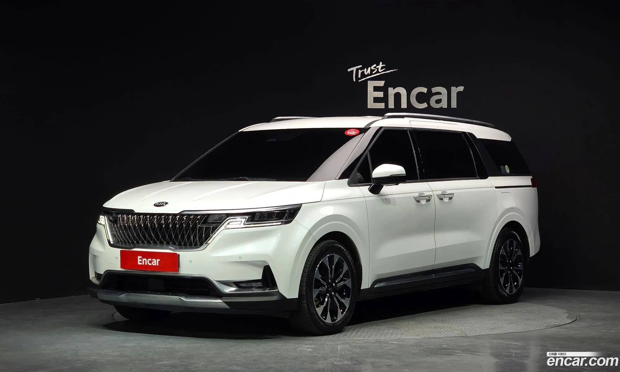 Kia Carnival 2021 — 3