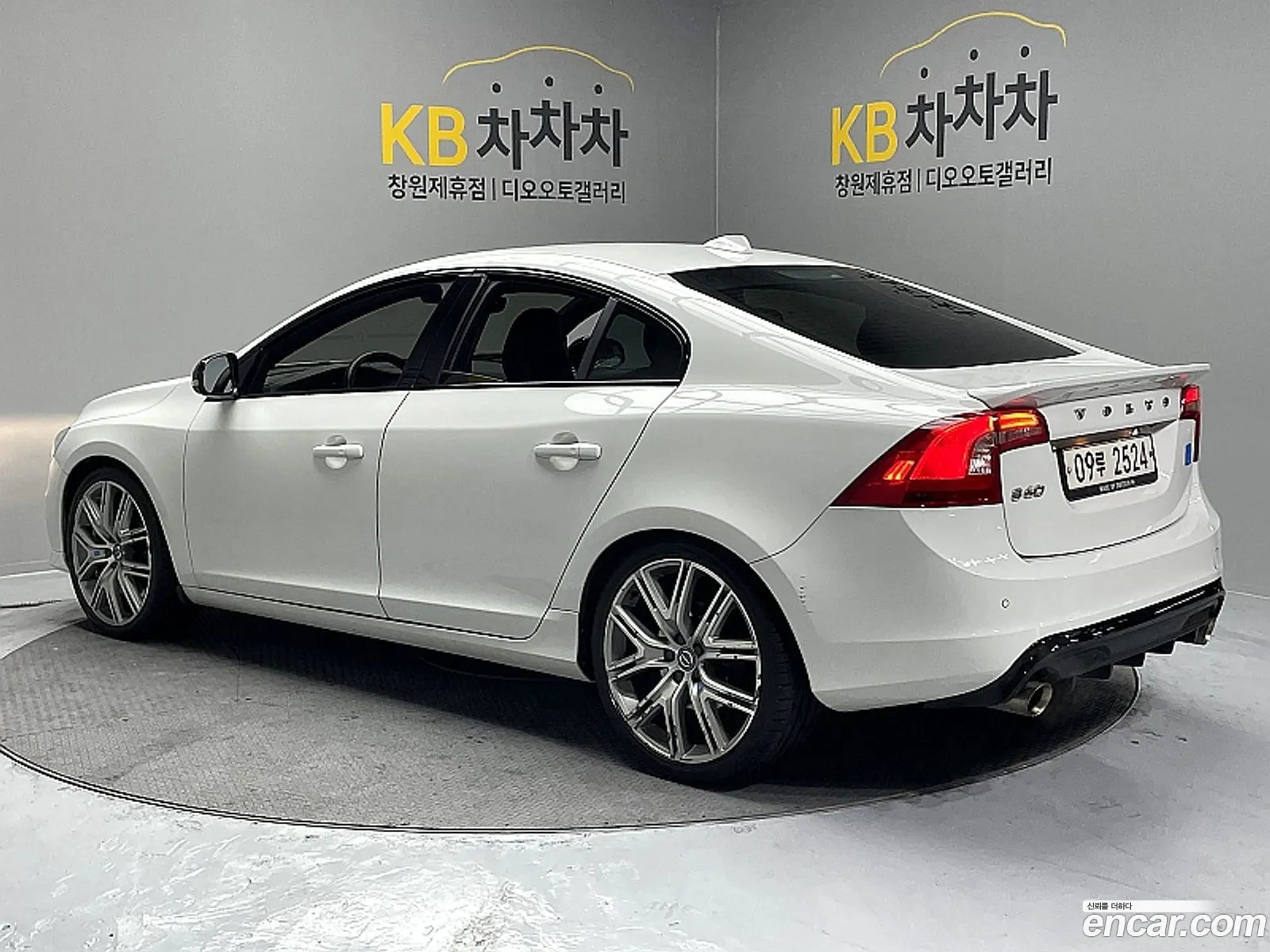 Volvo S60 2017 — 16