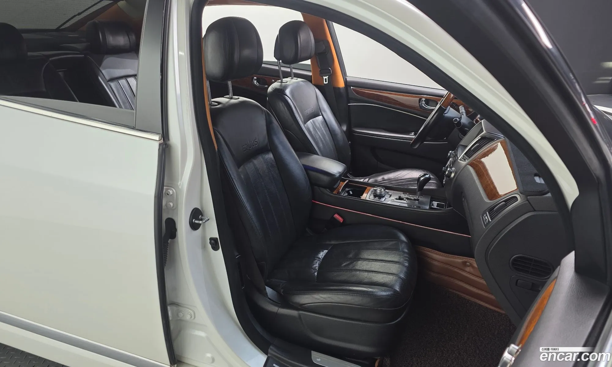 Hyundai Equus 2009 — 2