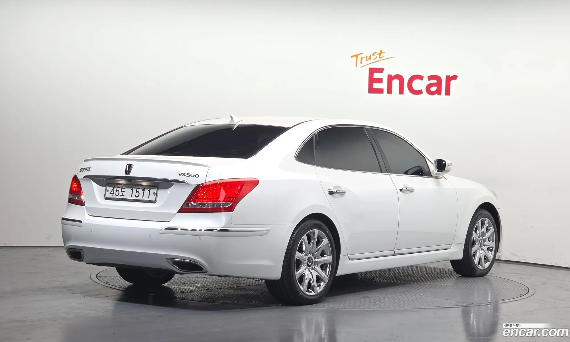 Hyundai Equus 2009 — 17