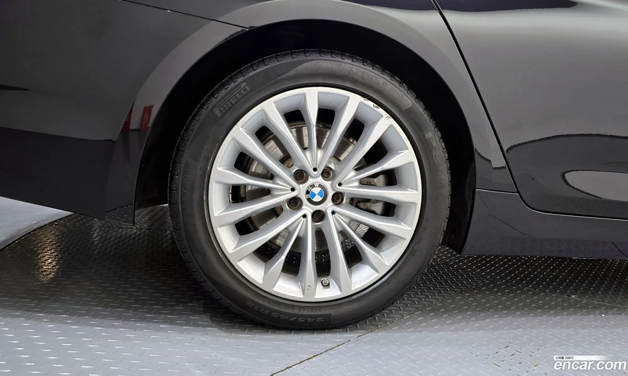 BMW 5 Series 2018 WBAJD9100JWC83252 — 17