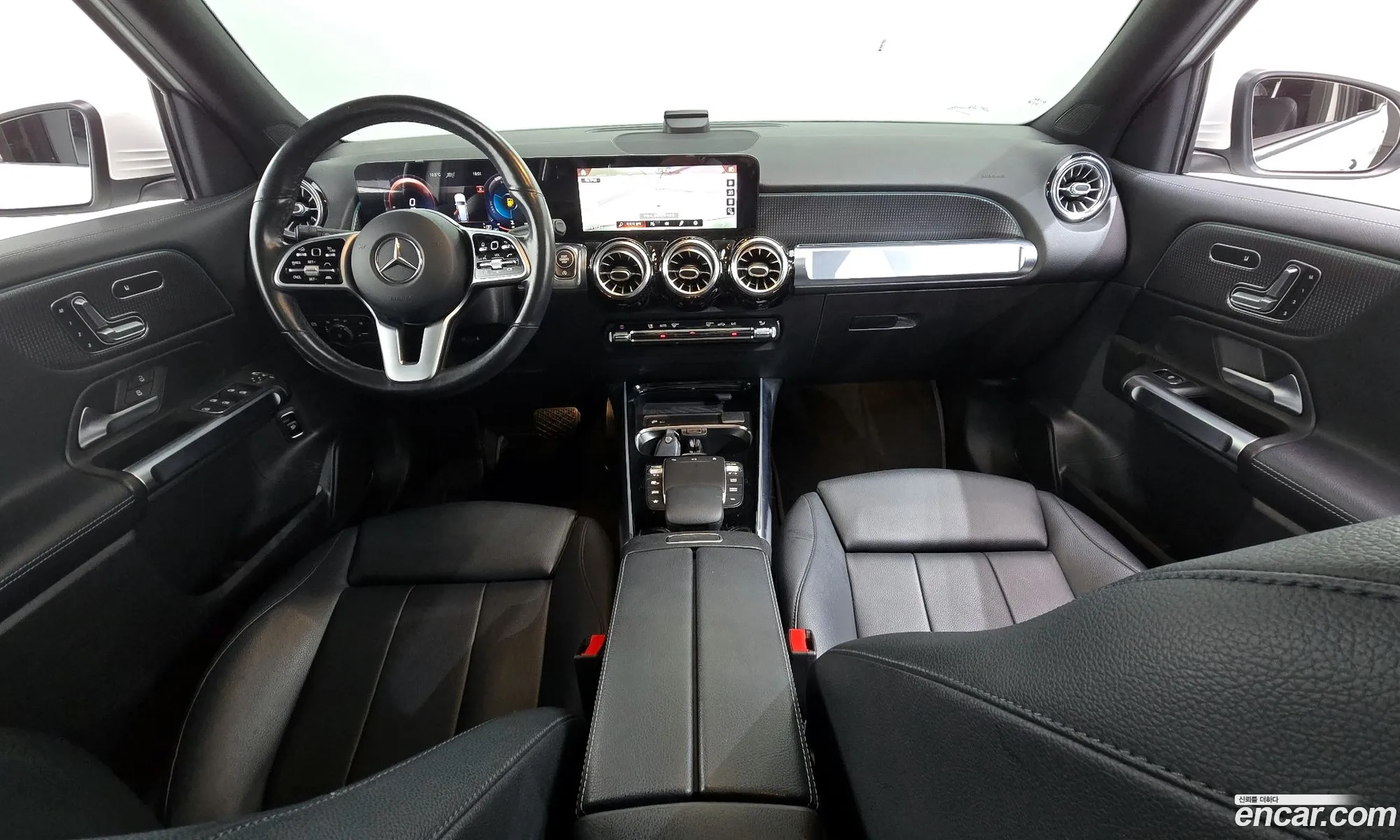Mercedes-Benz GLB-Class X247 2021 — 12