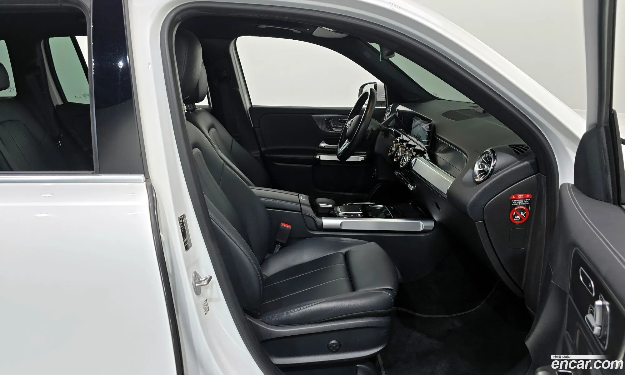 Mercedes-Benz GLB-Class X247 2021 — 18