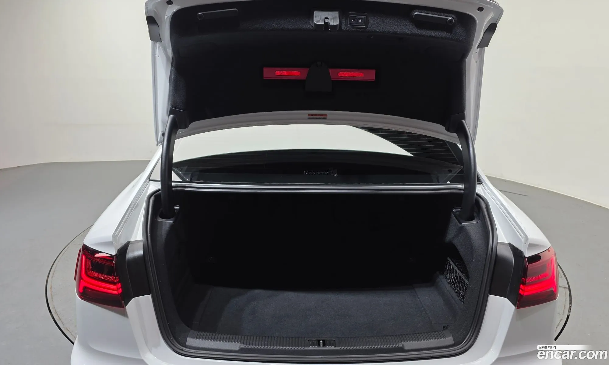 Audi A6 2016 WAUZZZ4G9GN172451 — 2