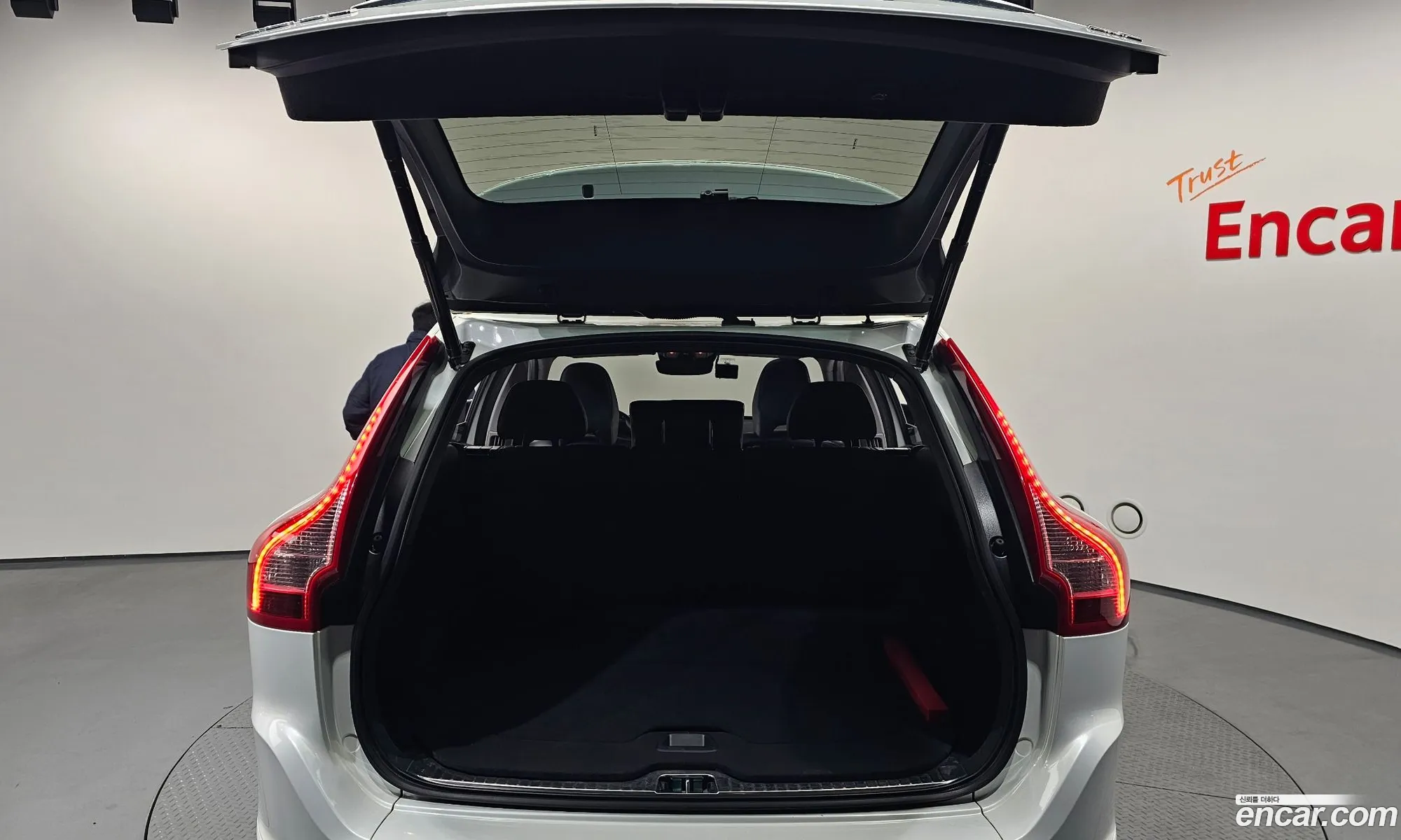 Volvo XC60 2017 — 4