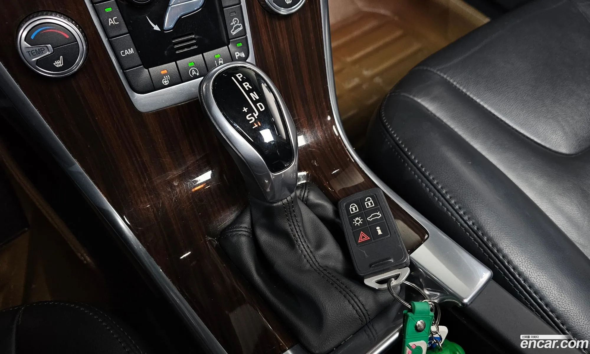 Volvo XC60 2017 — 14