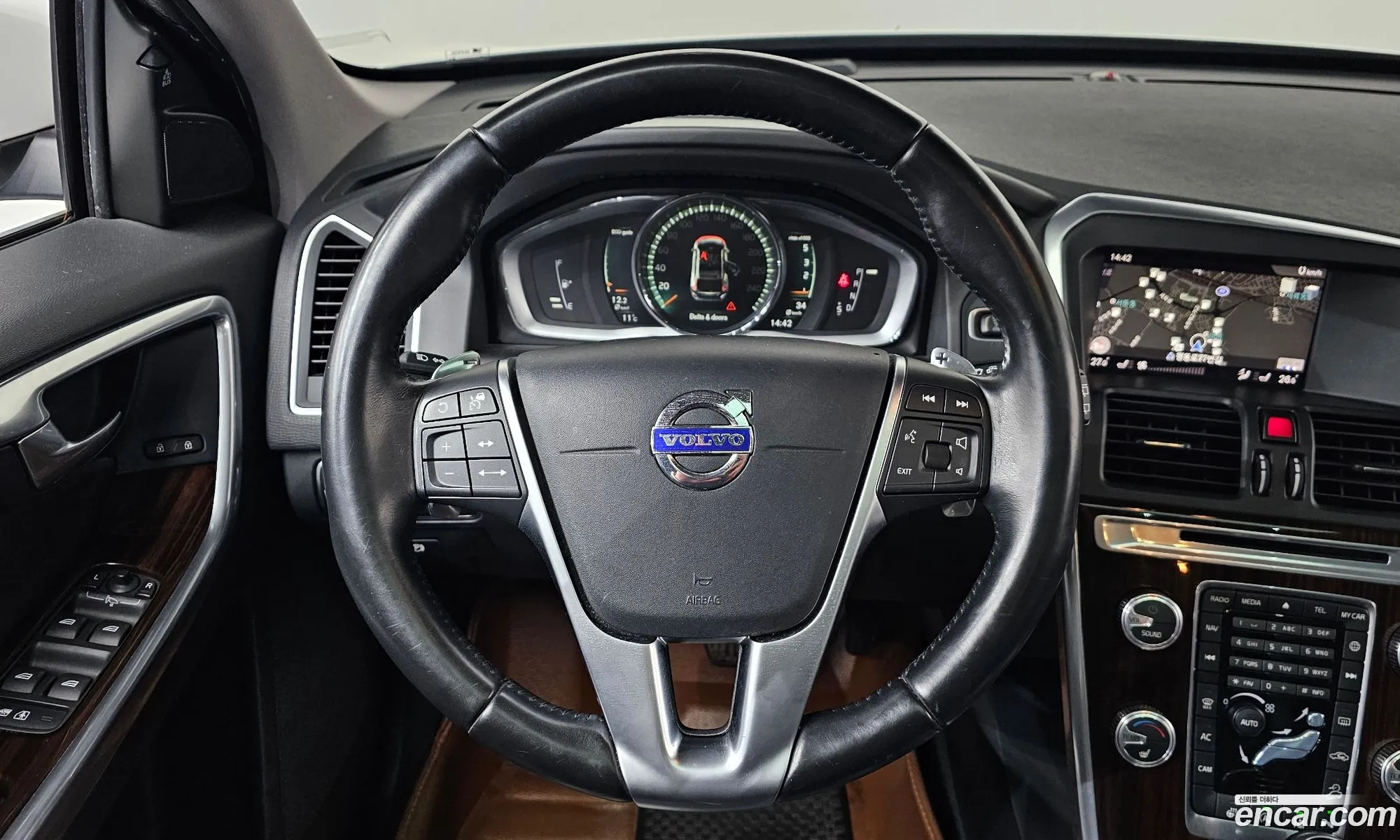 Volvo XC60 2017 — 9