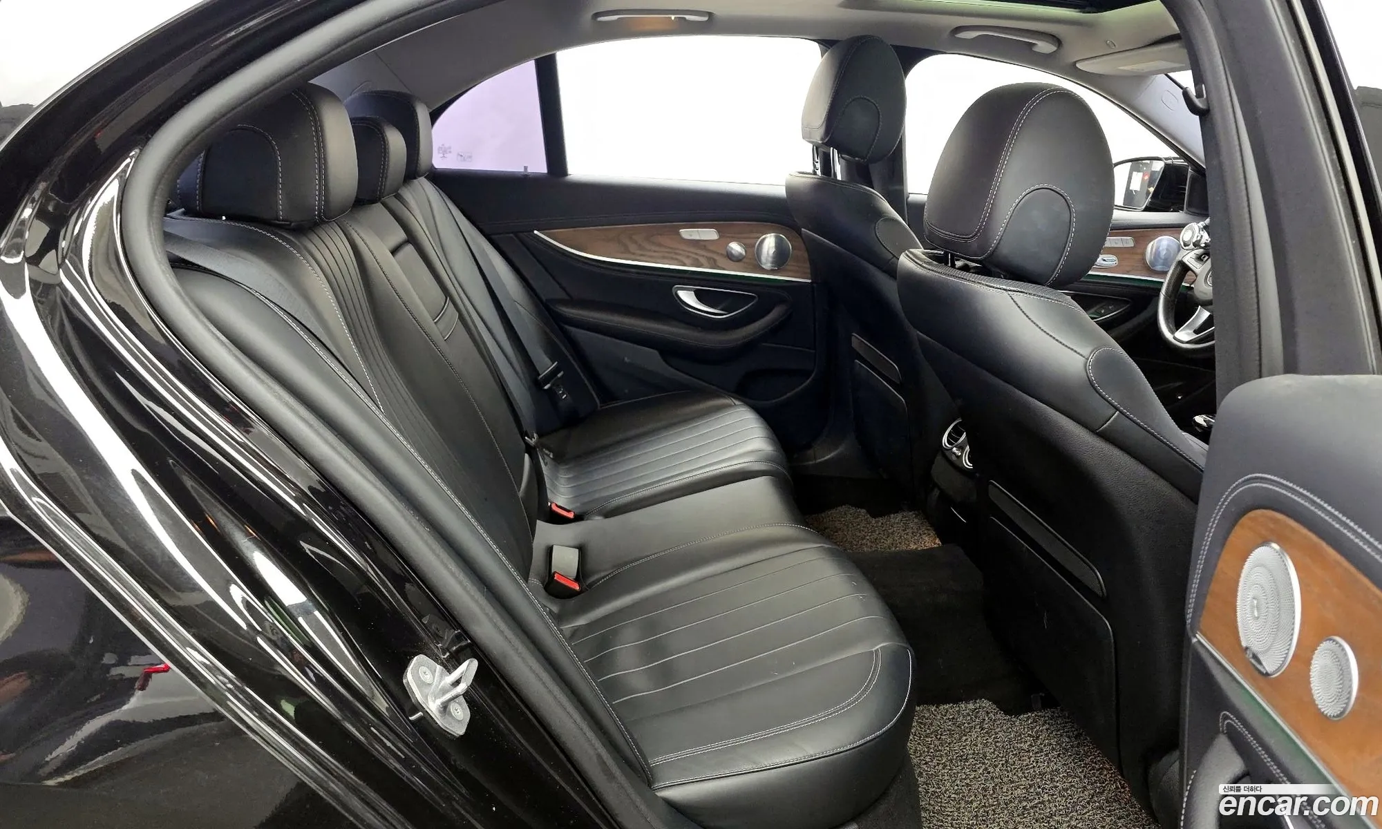 Mercedes-Benz E-Class W213 2018 WDDZF4KB9JA416903 — 15