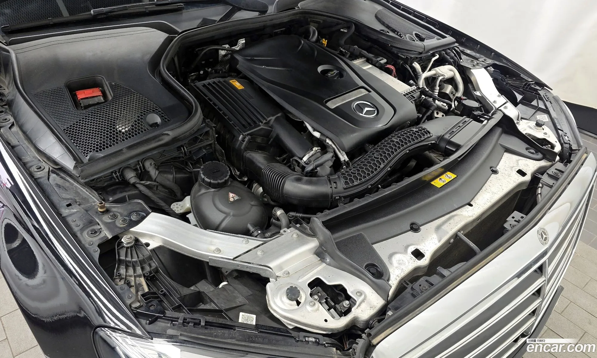 Mercedes-Benz E-Class W213 2018 WDDZF4KB9JA416903 — 13