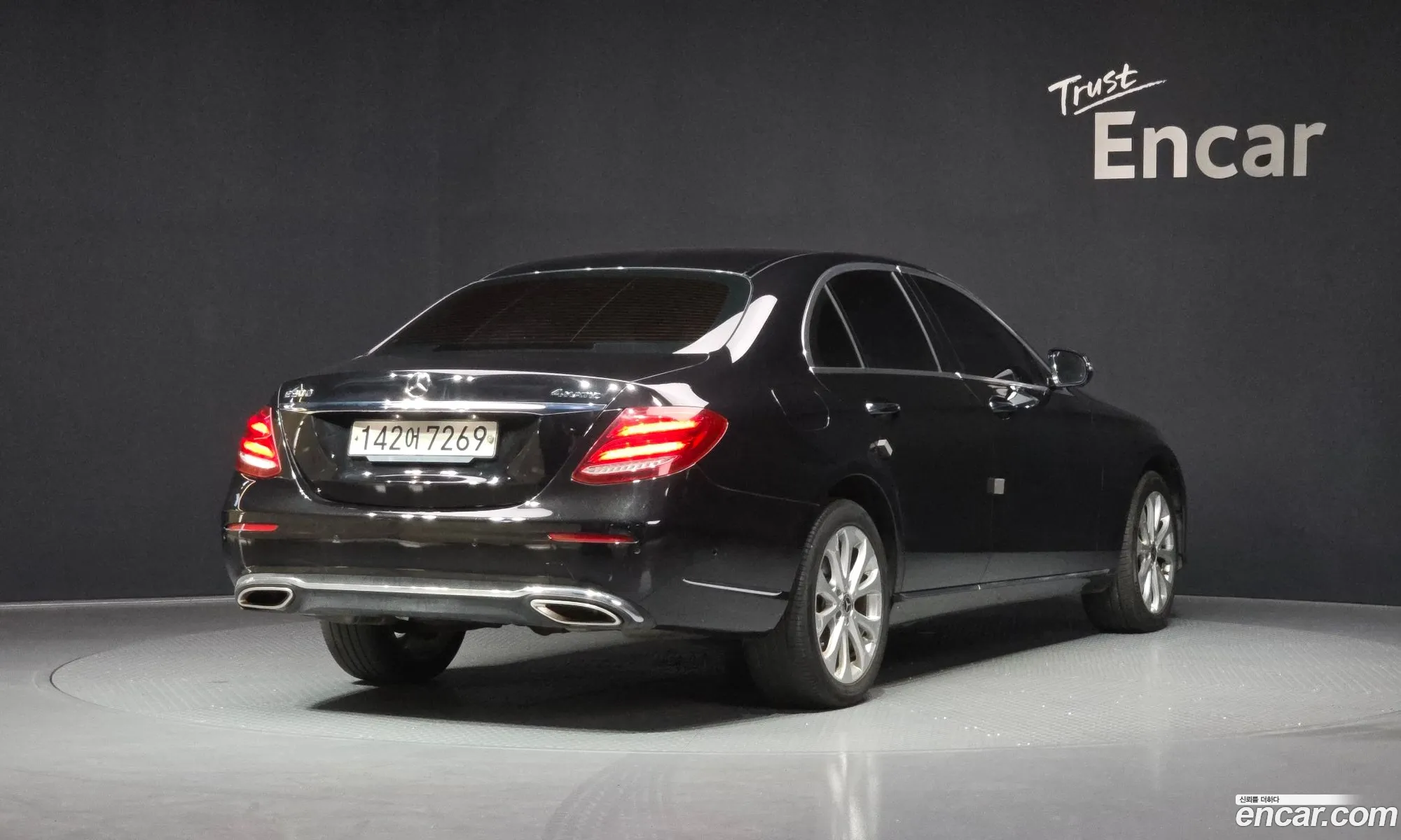 Mercedes-Benz E-Class W213 2018 WDDZF4KB9JA416903 — 8