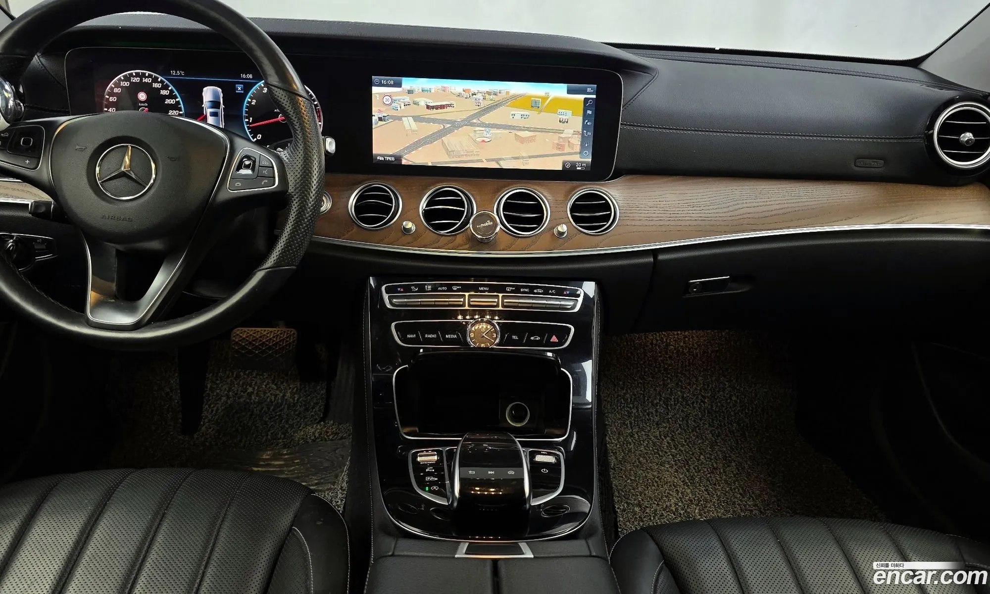 Mercedes-Benz E-Class W213 2018 WDDZF4KB9JA416903 — 11