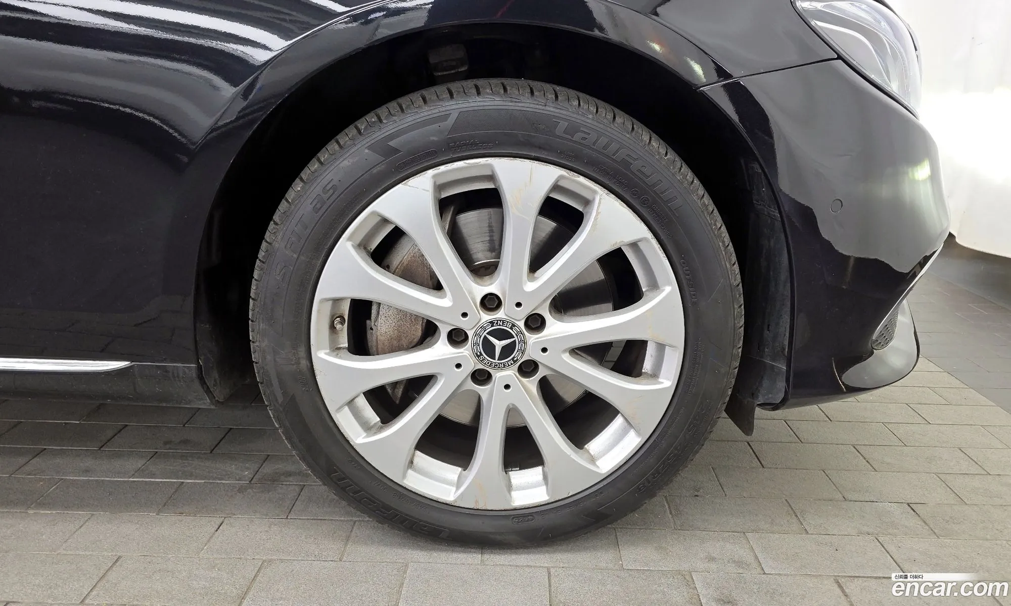 Mercedes-Benz E-Class W213 2018 WDDZF4KB9JA416903 — 16