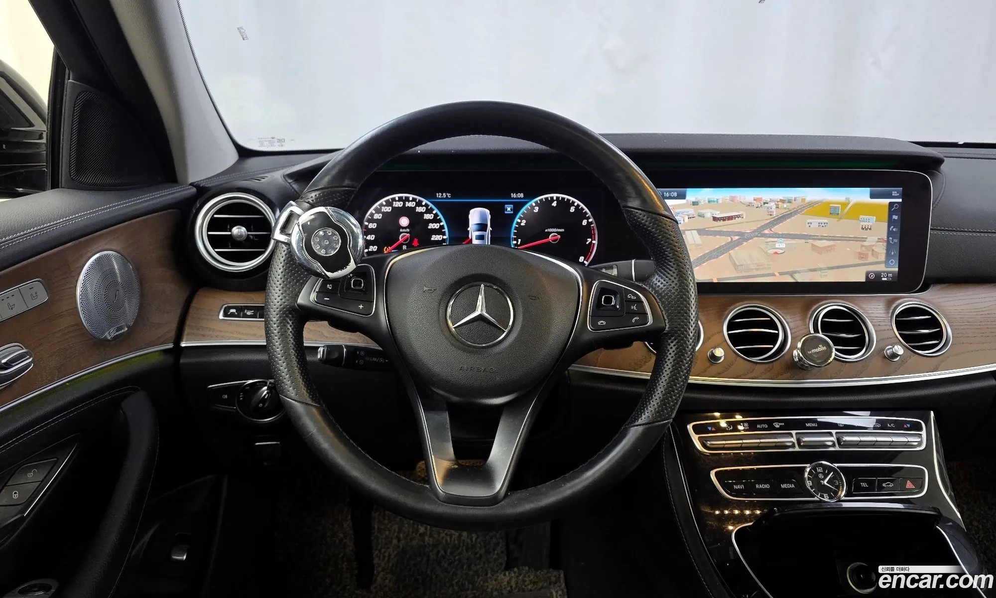 Mercedes-Benz E-Class W213 2018 WDDZF4KB9JA416903 — 9