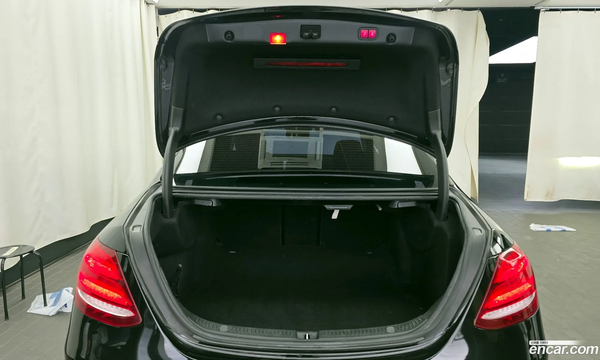 Mercedes-Benz E-Class W213 2018 WDDZF4KB9JA416903 — 18