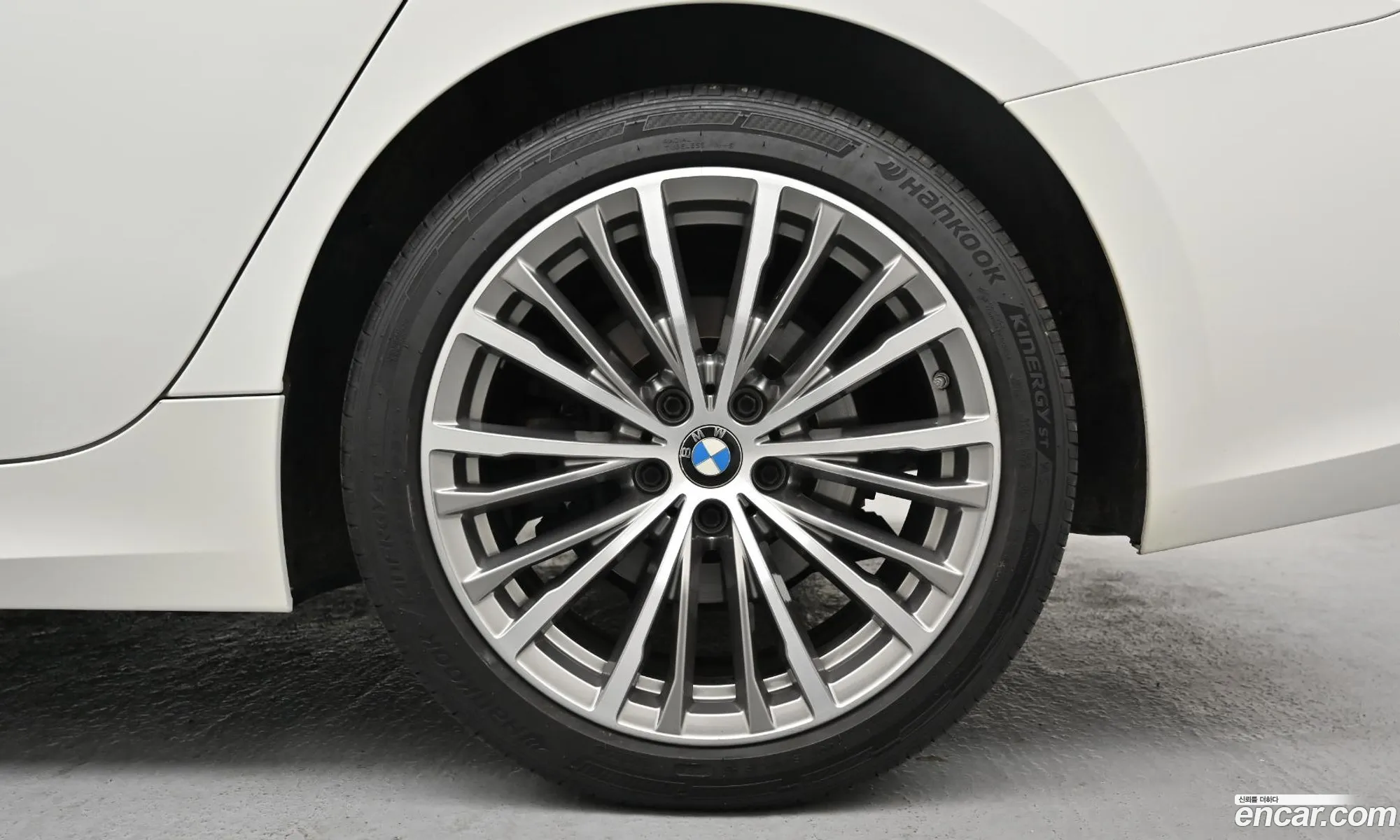 BMW 3 Series 2022 — 18
