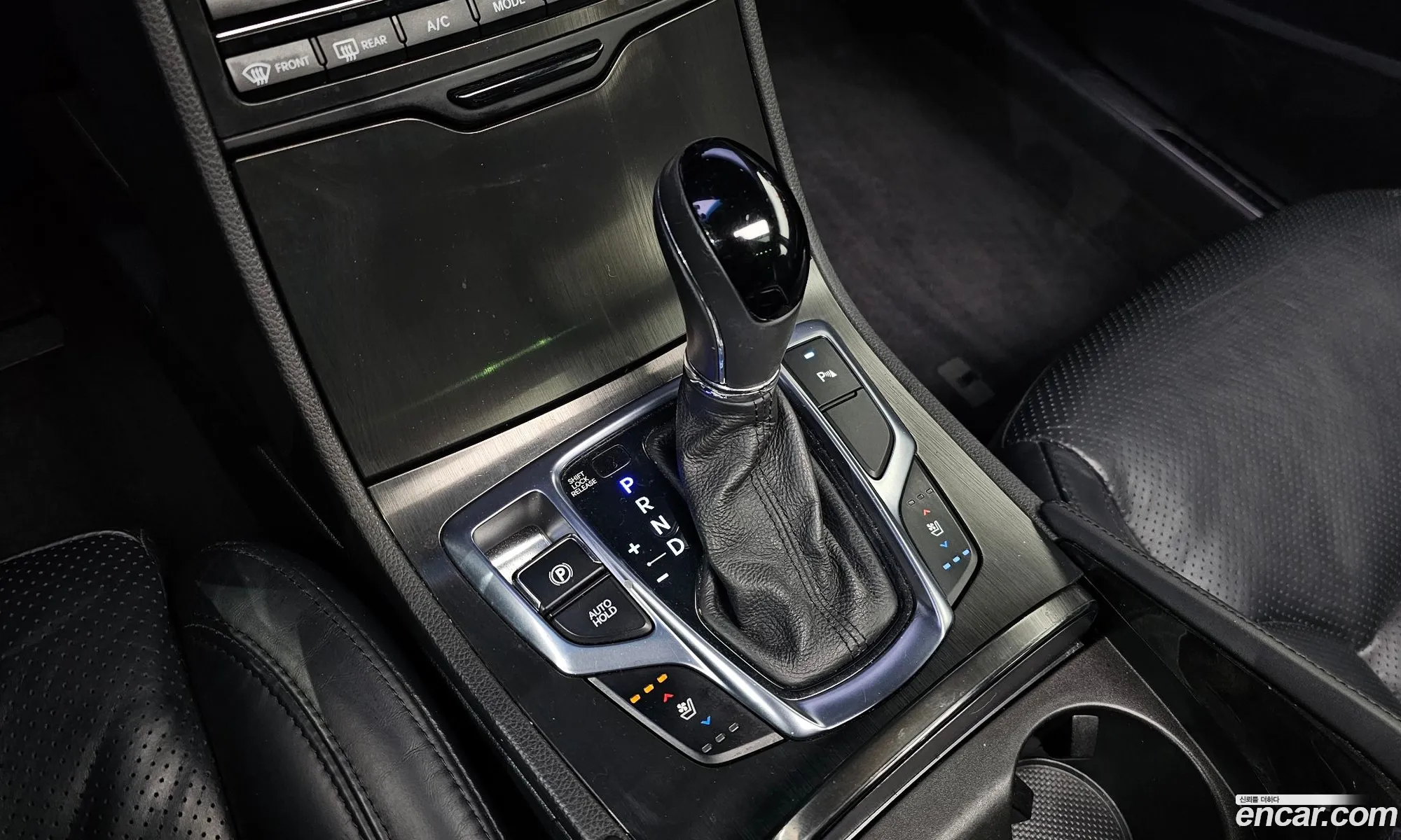Hyundai Grandeur HG 2016 — 18