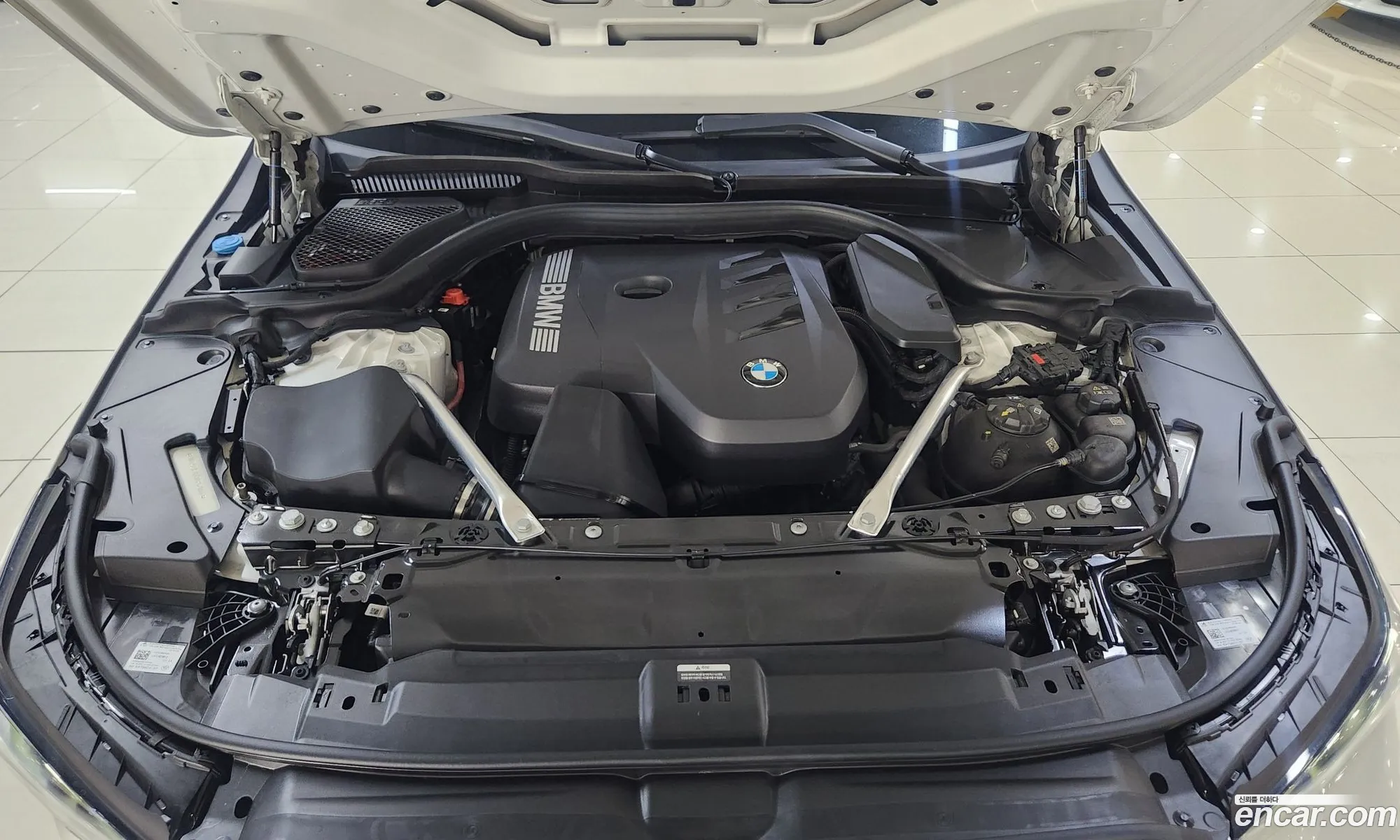BMW 5 Series 2023 — 8