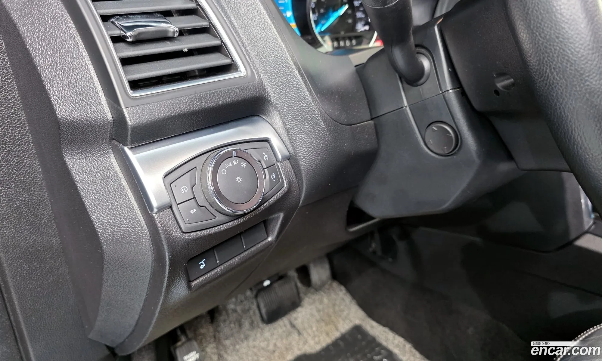 Ford Explorer 2019 — 18