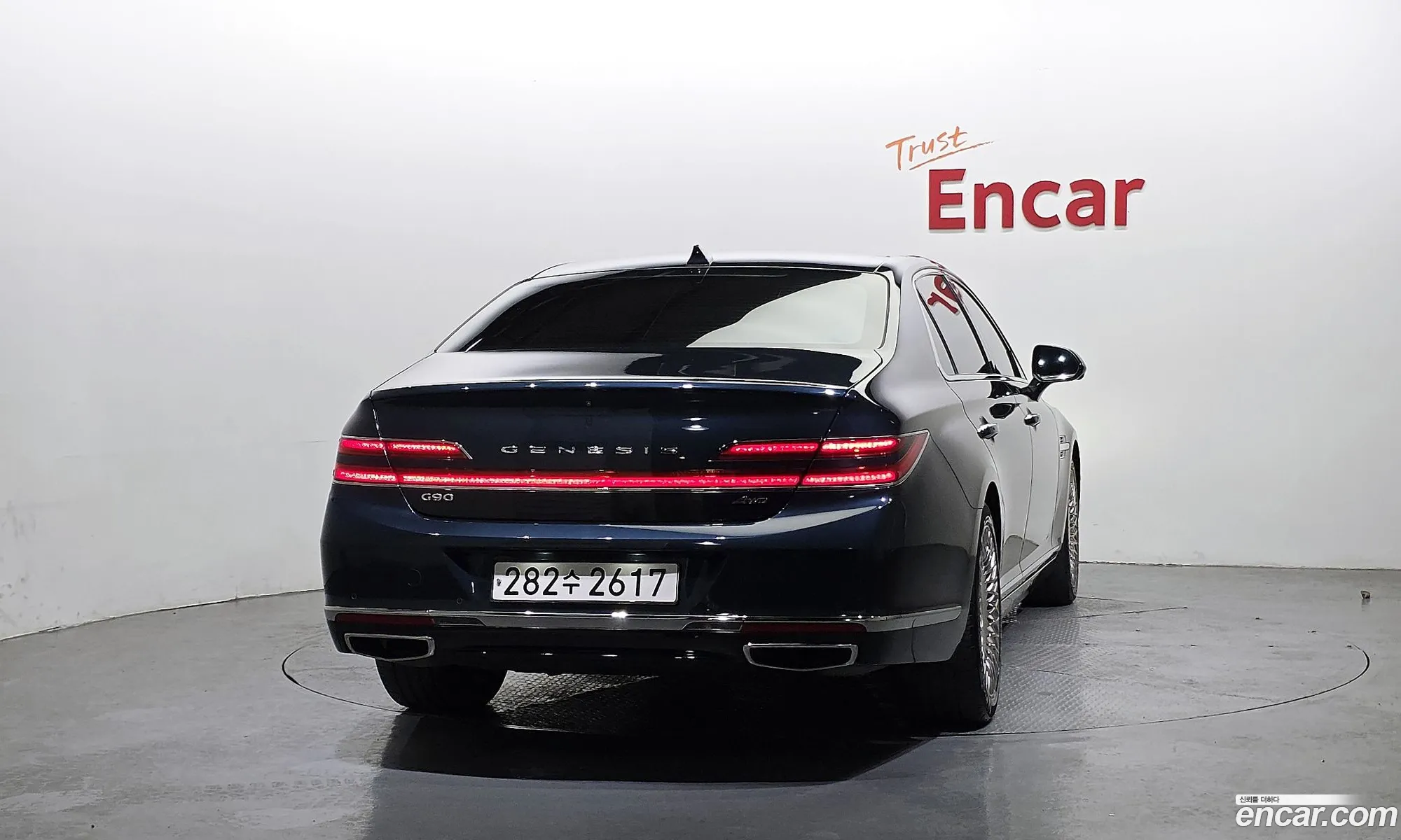 Genesis G90 2021 KMHG241DDMU094810 — 12