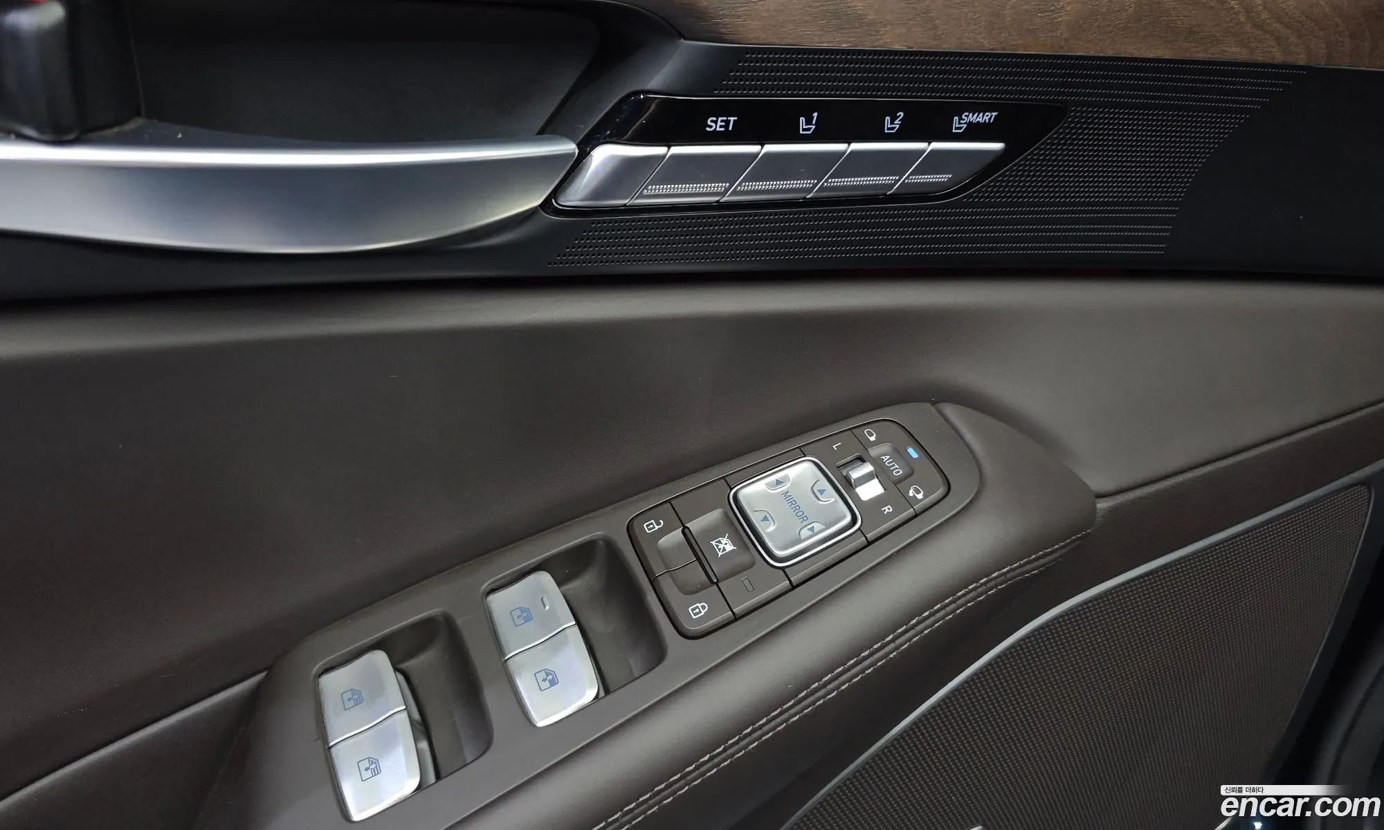 Genesis G90 2021 KMHG241DDMU094810 — 10