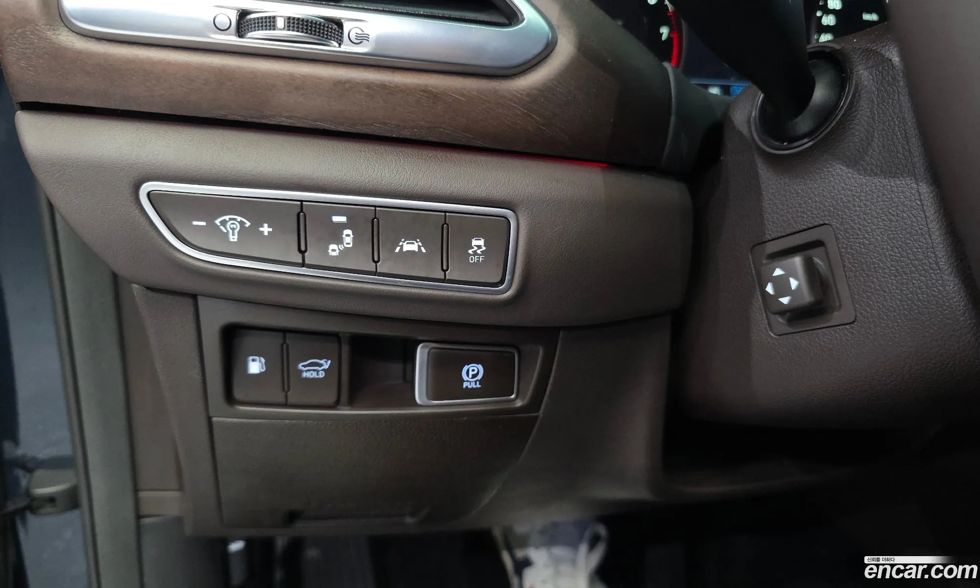Genesis G90 2021 KMHG241DDMU094810 — 8