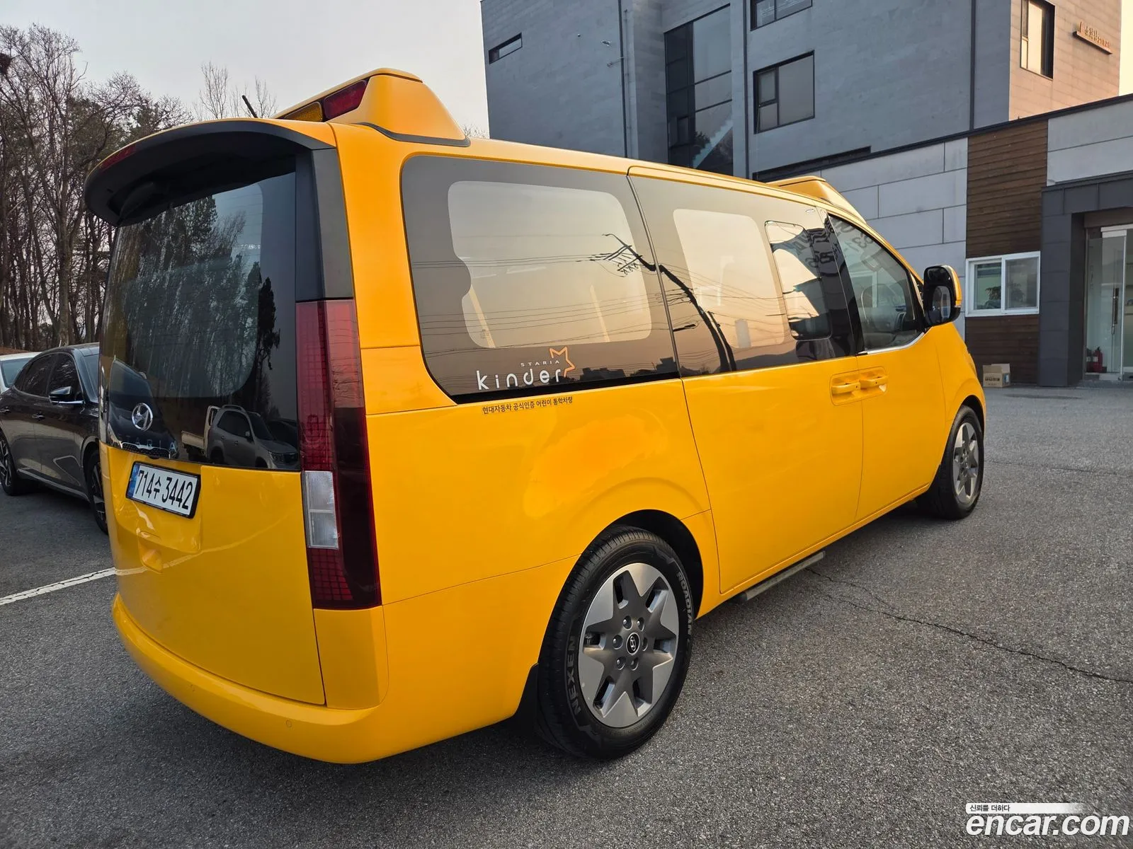 Hyundai Staria 2023 — 3