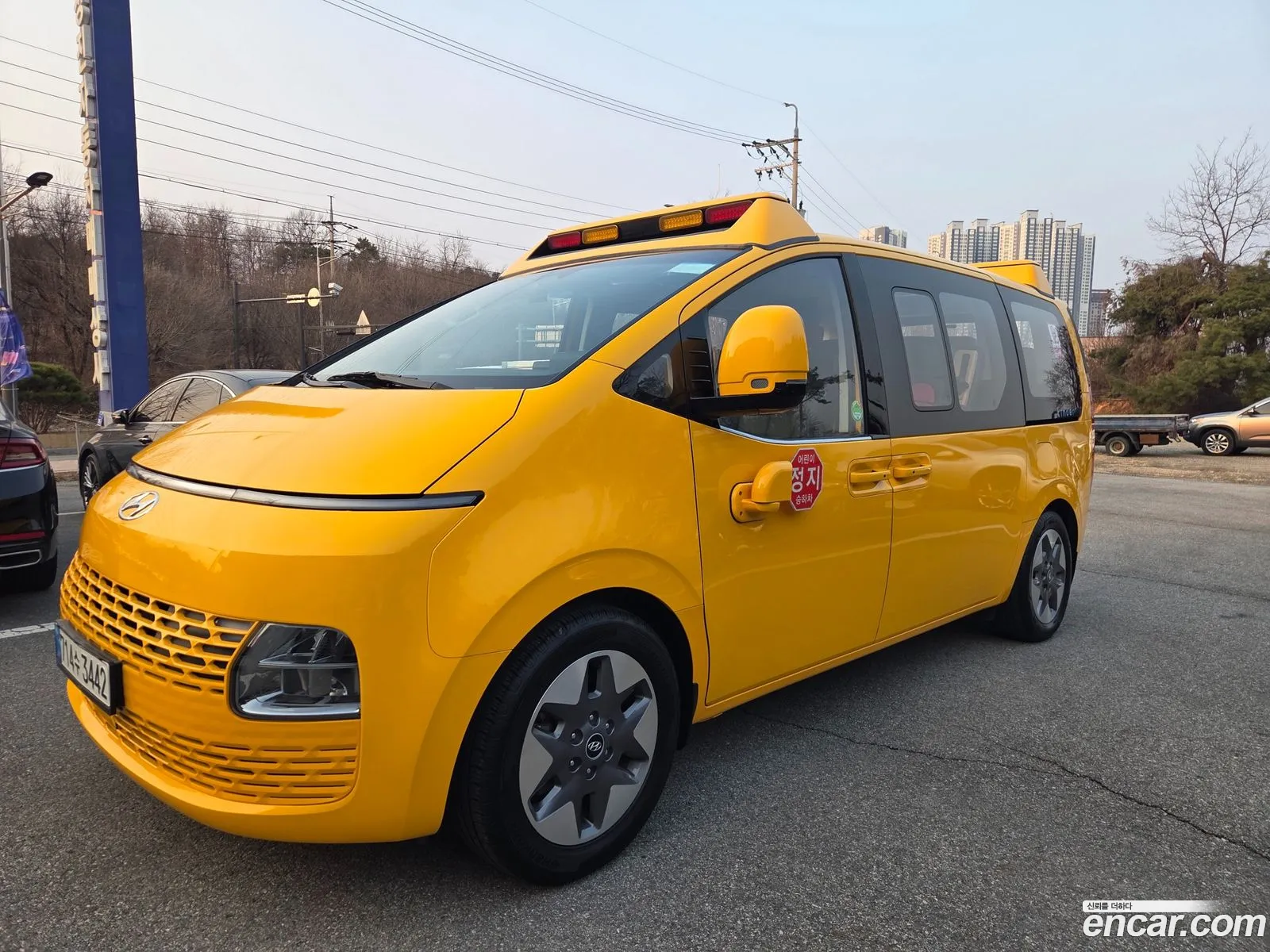 Hyundai Staria 2023 — 17