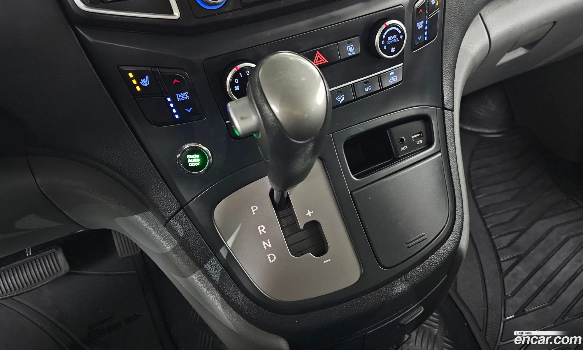 Hyundai Grand Starex 2018 — 12