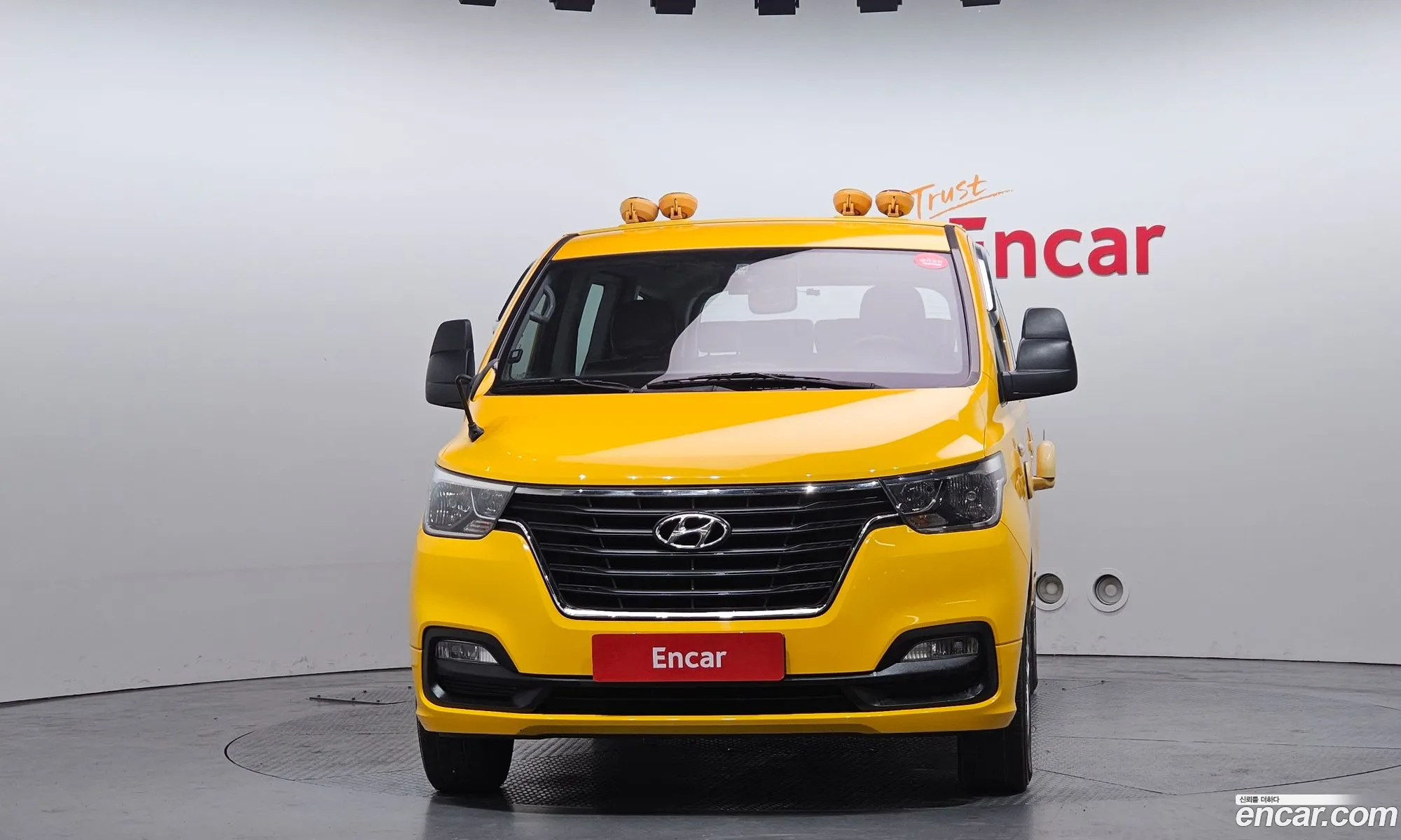 Hyundai Grand Starex 2018 — 18