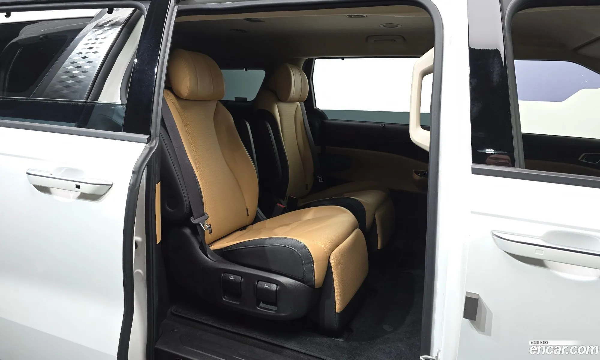 Kia Carnival 2021 — 10