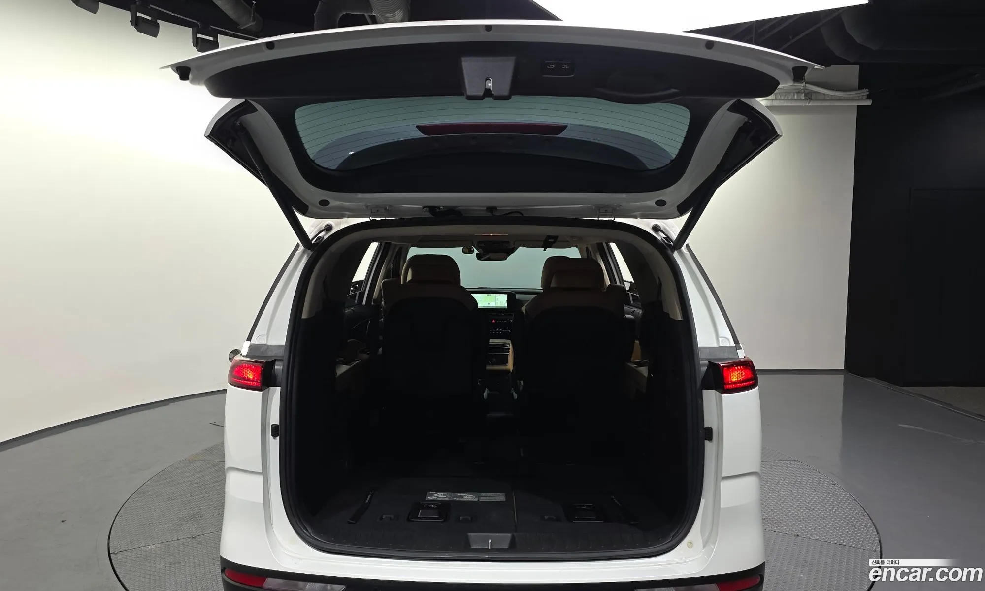 Kia Carnival 2021 — 20