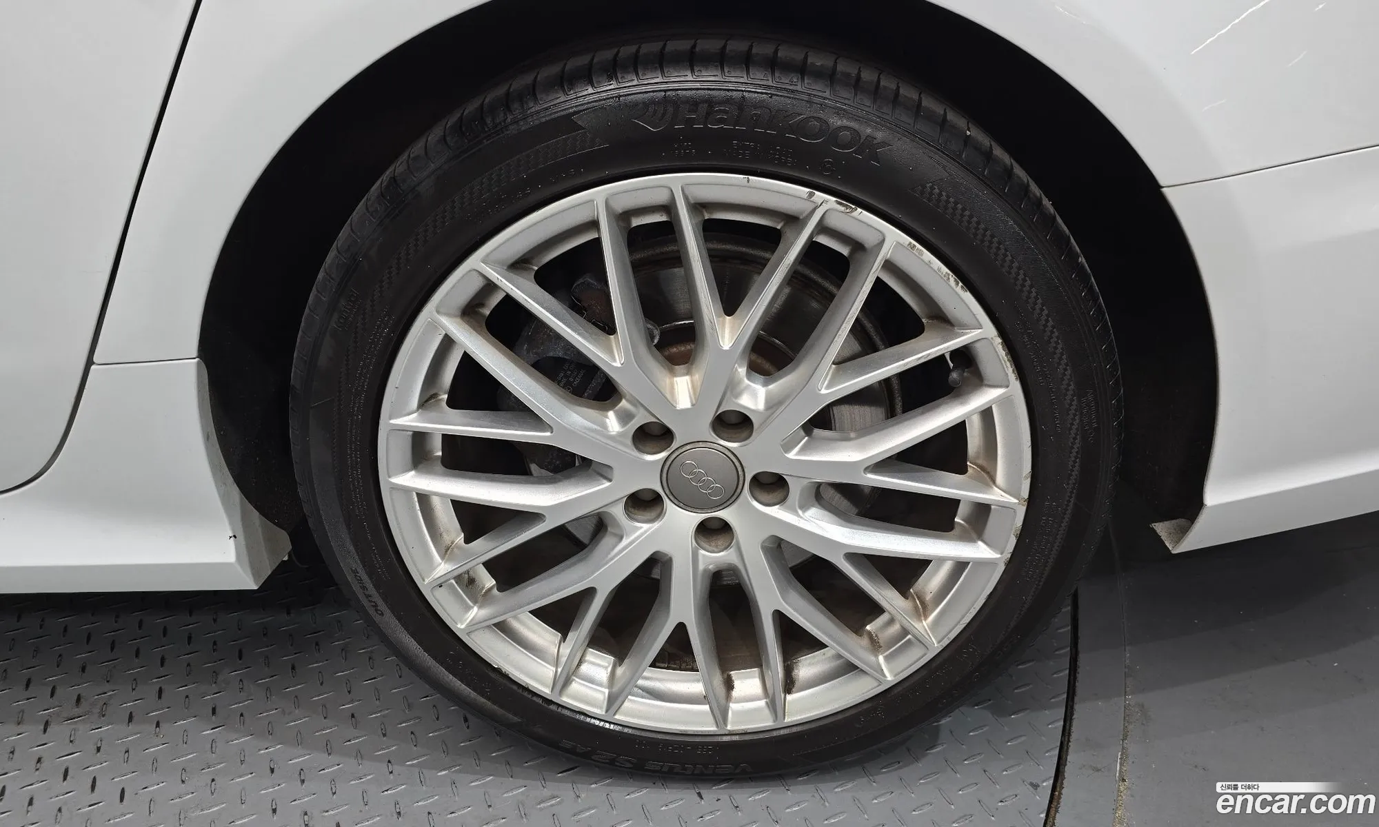 Audi A6 2015 — 14