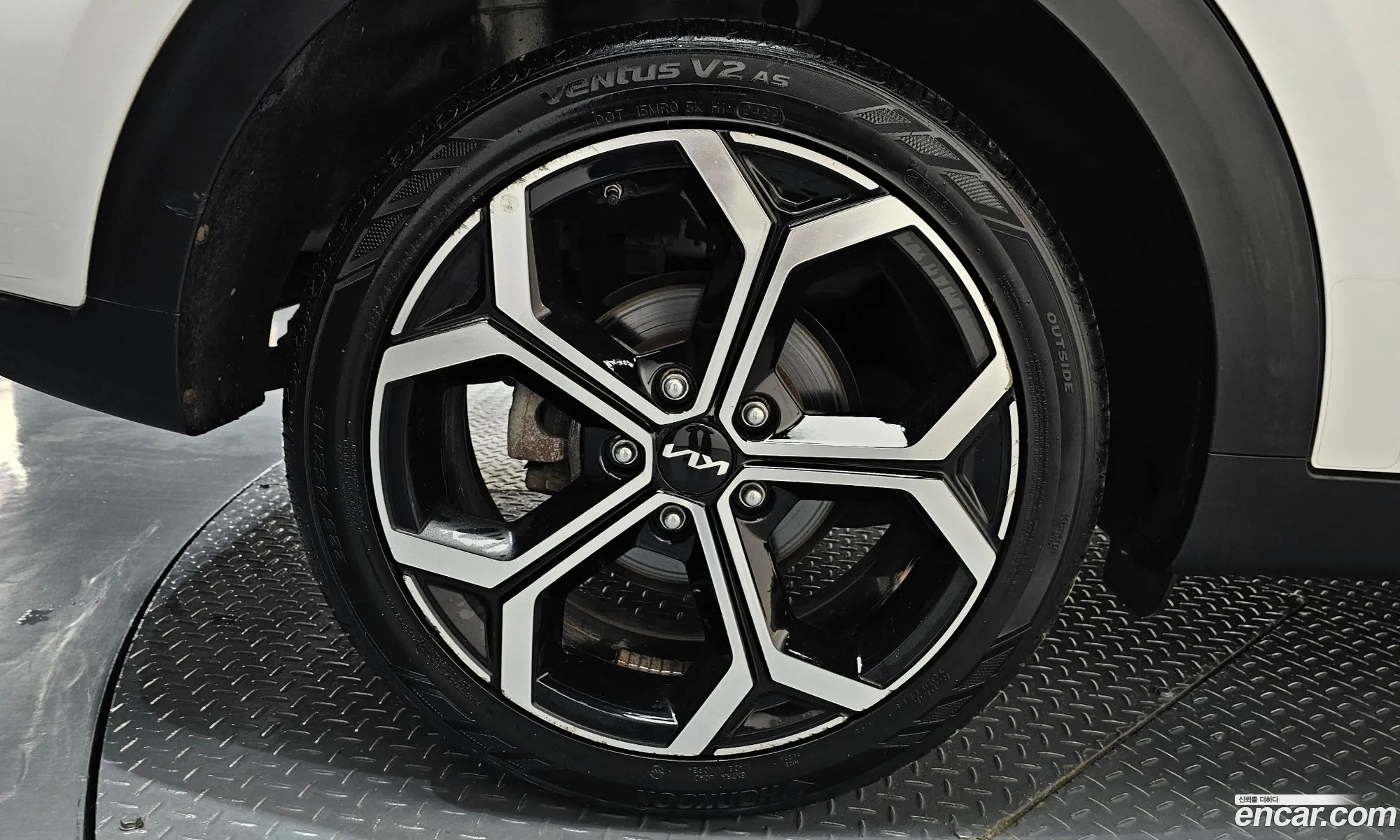 Kia Niro 2018 KNACB81CGJA166070 — 16